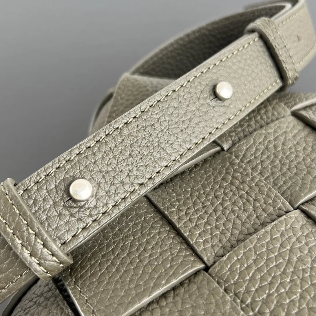 BOTTEGA 27FW NWEPAZI 028 크로스백 16