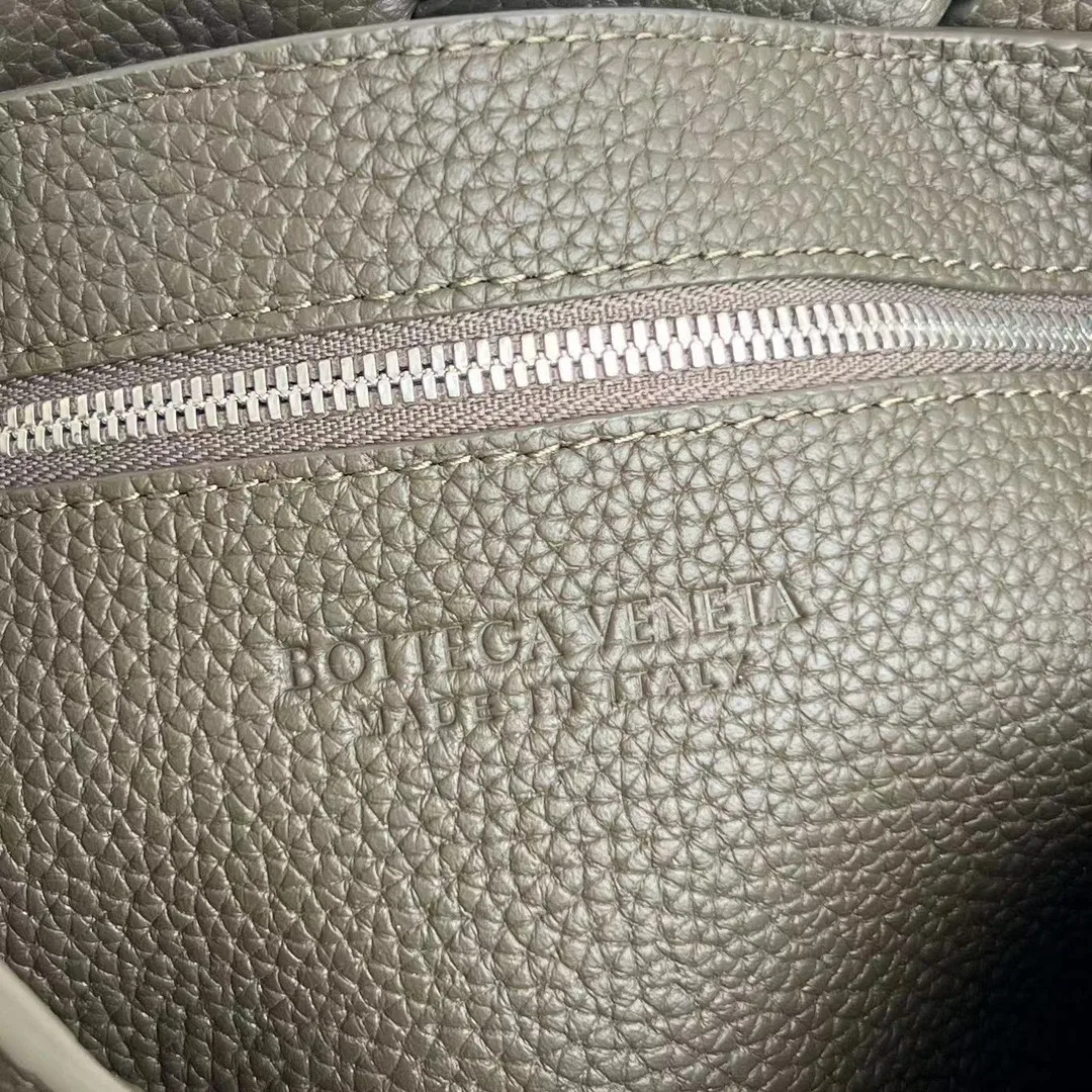 BOTTEGA 27FW NWEPAZI 028 크로스백 17