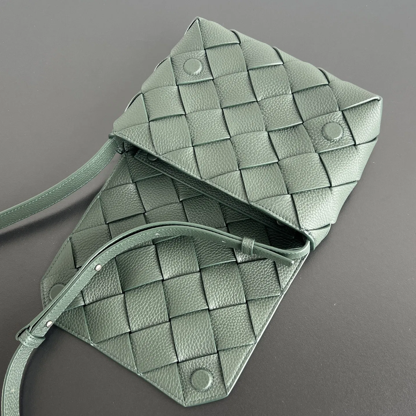 BOTTEGA 27FW NWEPAZI 028 크로스백 32