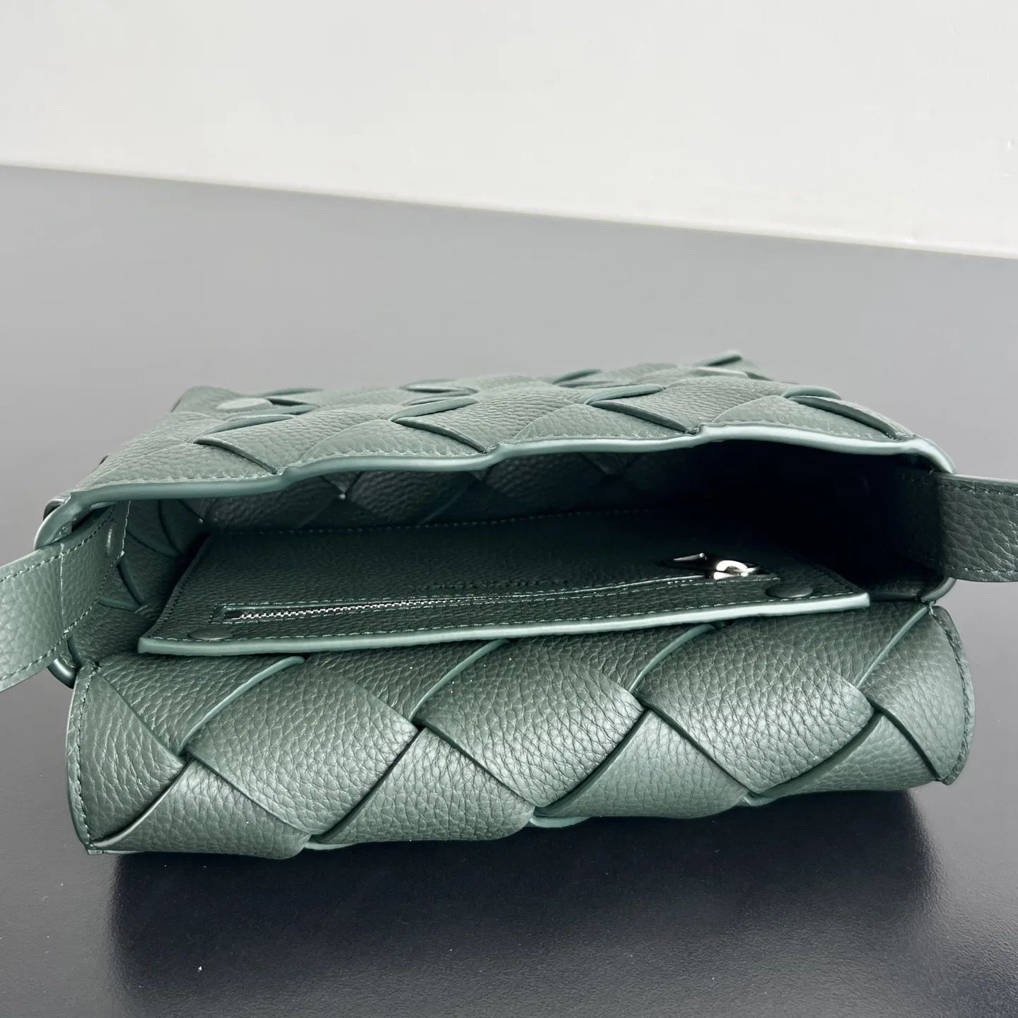 BOTTEGA 27FW NWEPAZI 028 크로스백 33