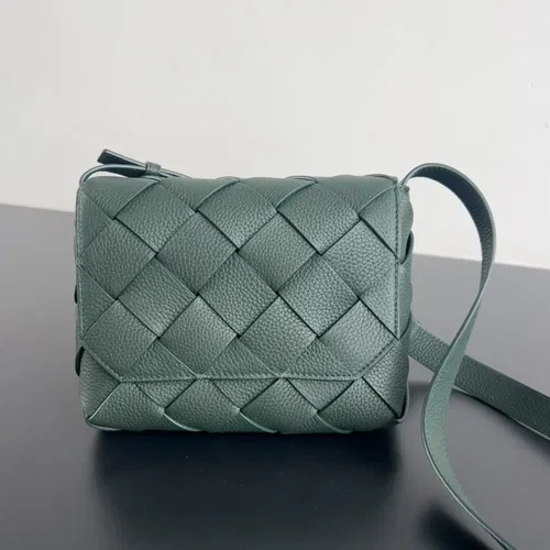 BOTTEGA 27FW NWEPAZI 028 크로스백 37