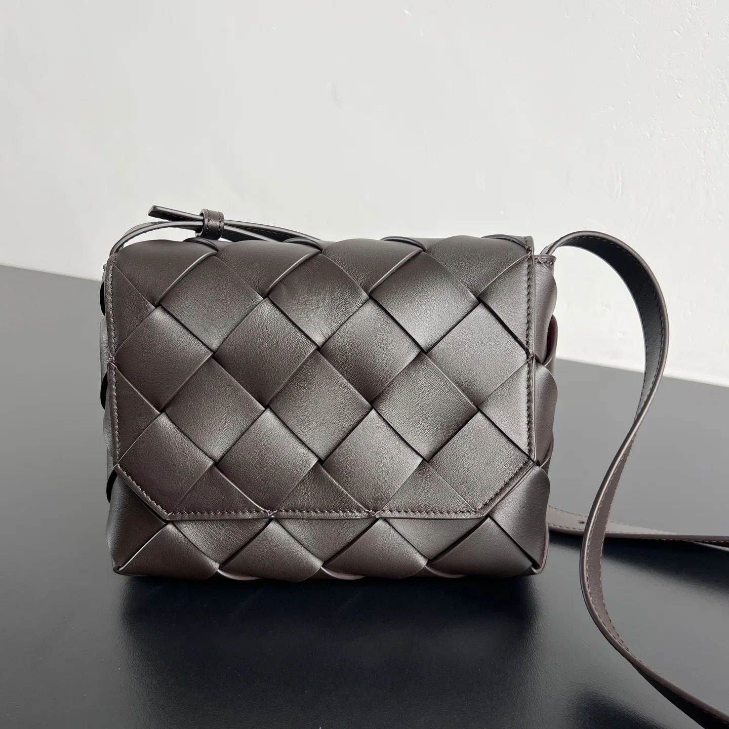 BOTTEGA 27FW NWEPAZI 028 크로스백 40