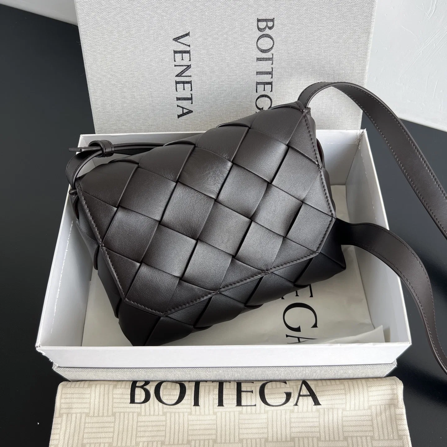 BOTTEGA 27FW NWEPAZI 028 크로스백 48