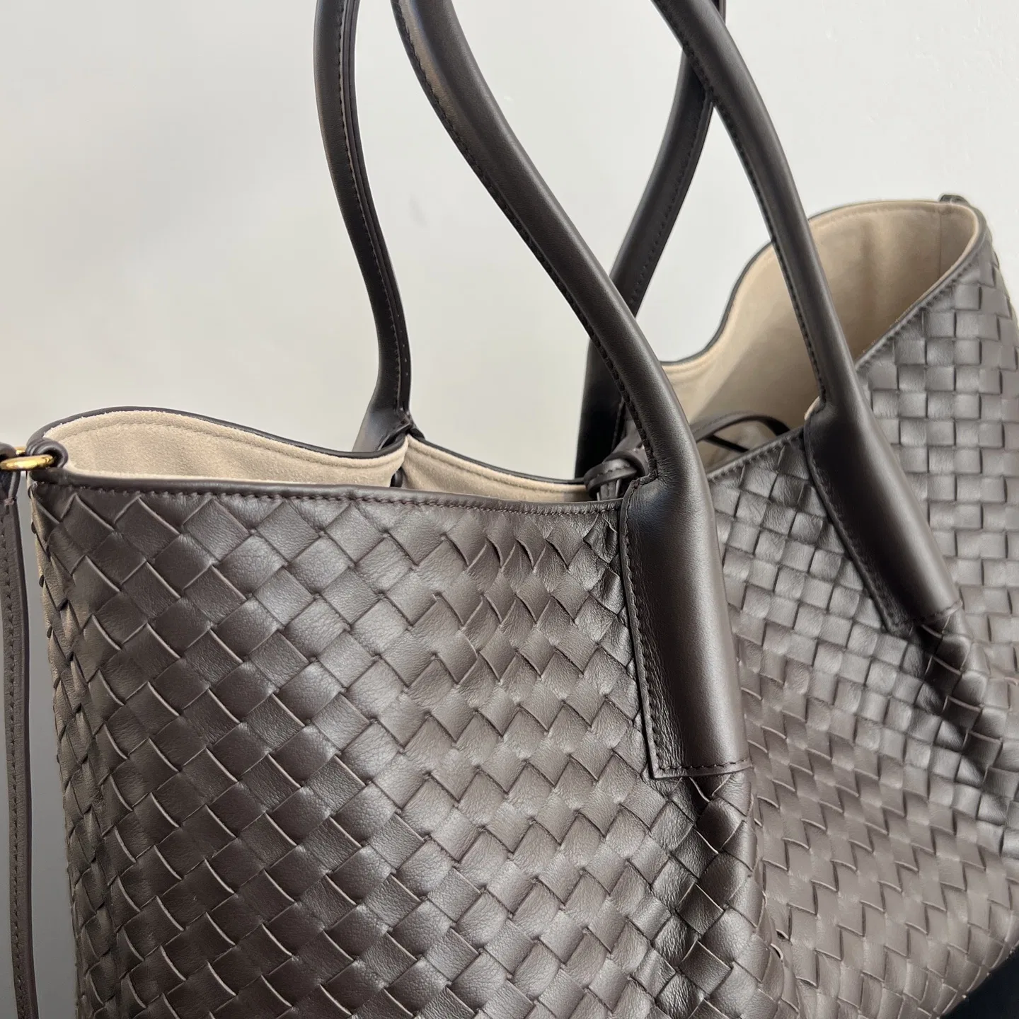 BOTTEGA 27FW NWEPAZI 030 토트백 7