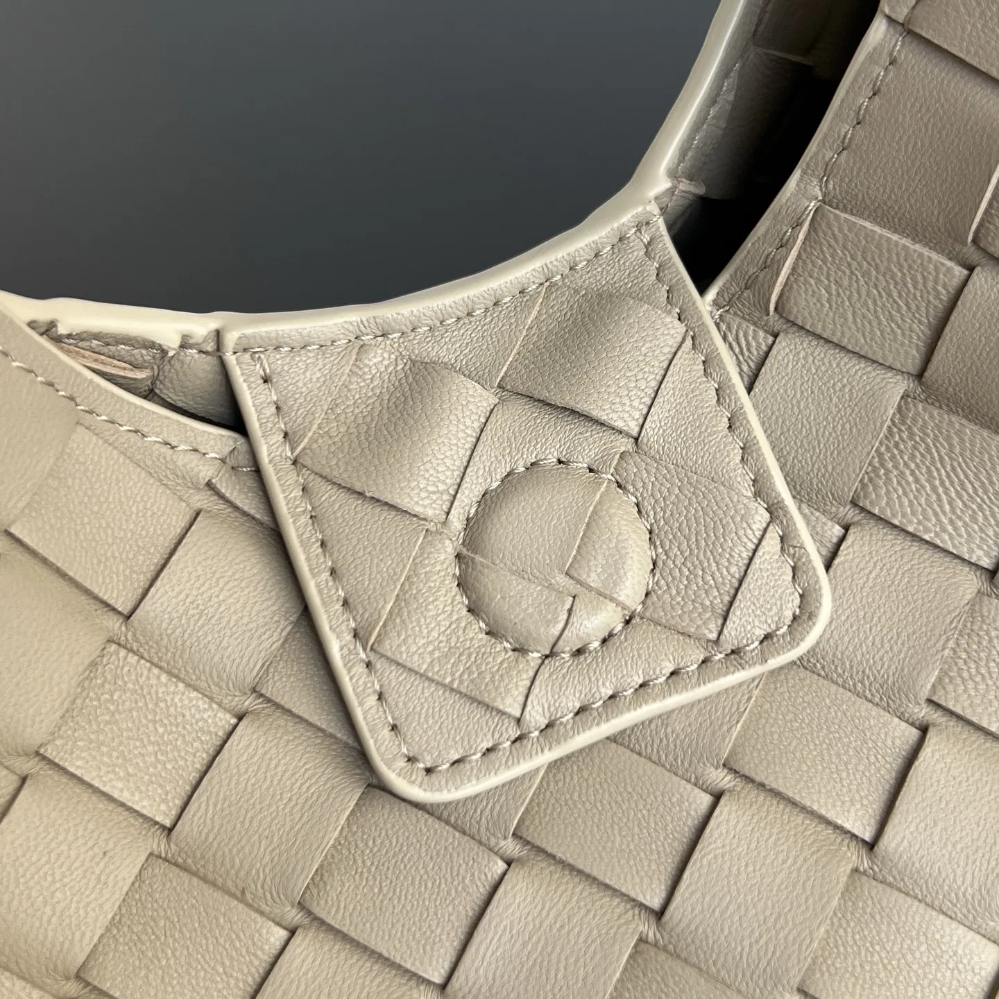 BOTTEGA 27FW NWEPAZI 031 토트백 7