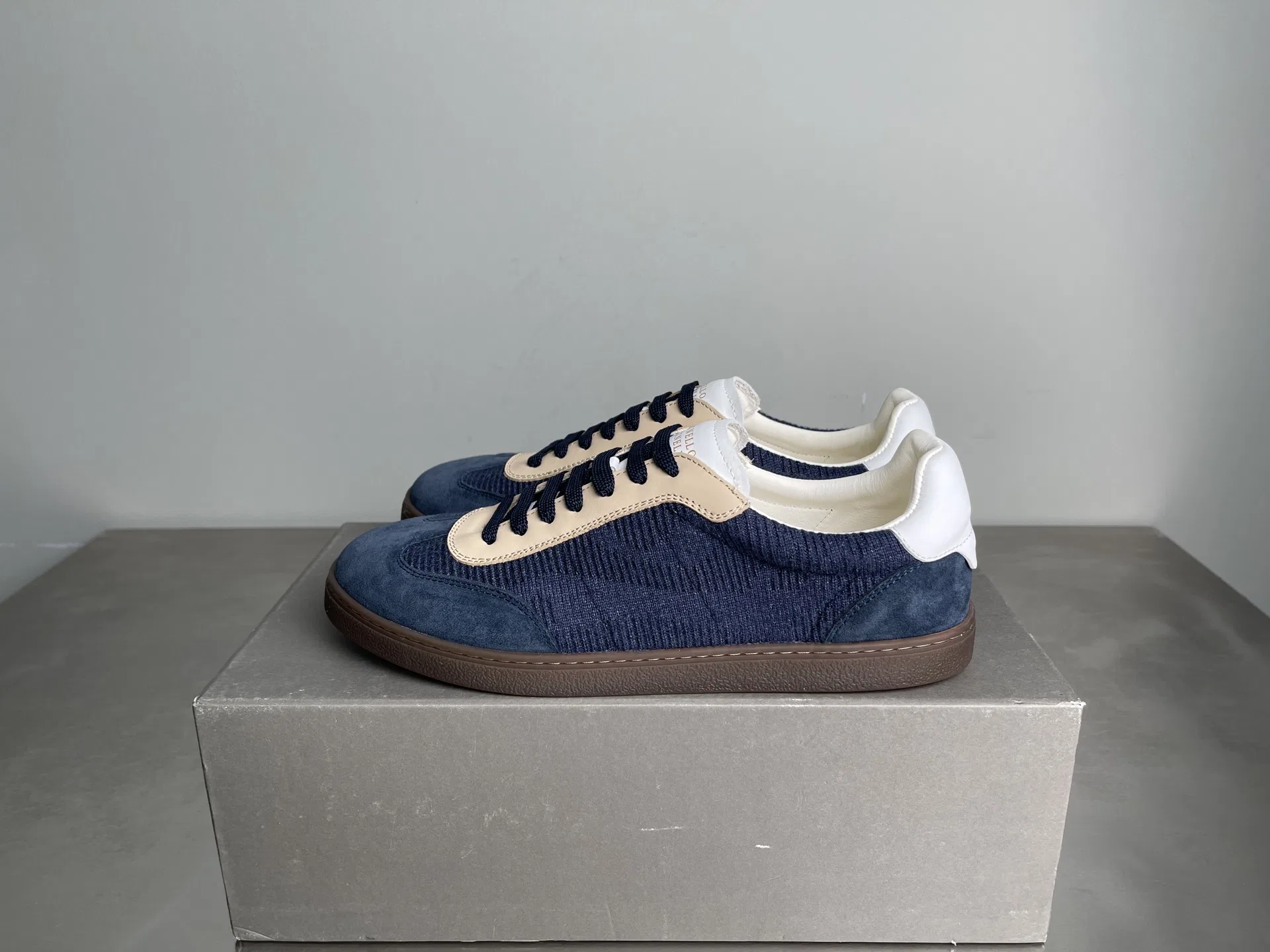 BRUNE 27FW VPILEFE 010 스니커즈 30