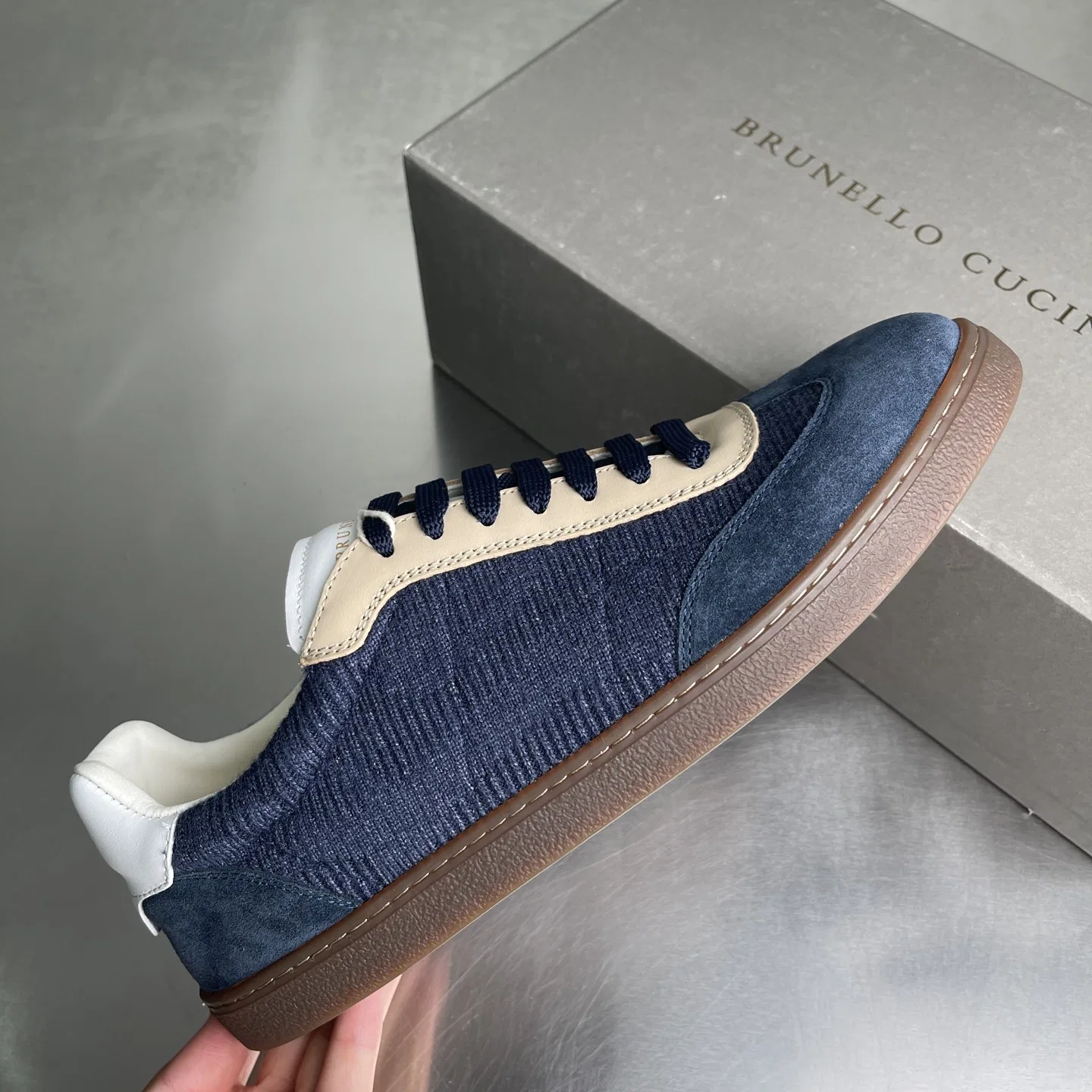 BRUNE 27FW VPILEFE 010 스니커즈 32
