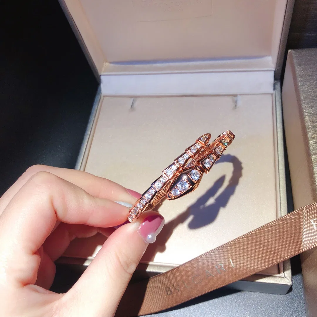 BVLGARI 27FW WENHRQN 002 다이아팔찌 7