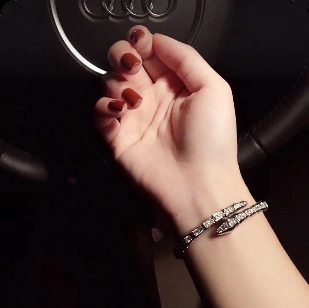 BVLGARI 27FW WENHRQN 002 다이아팔찌 15