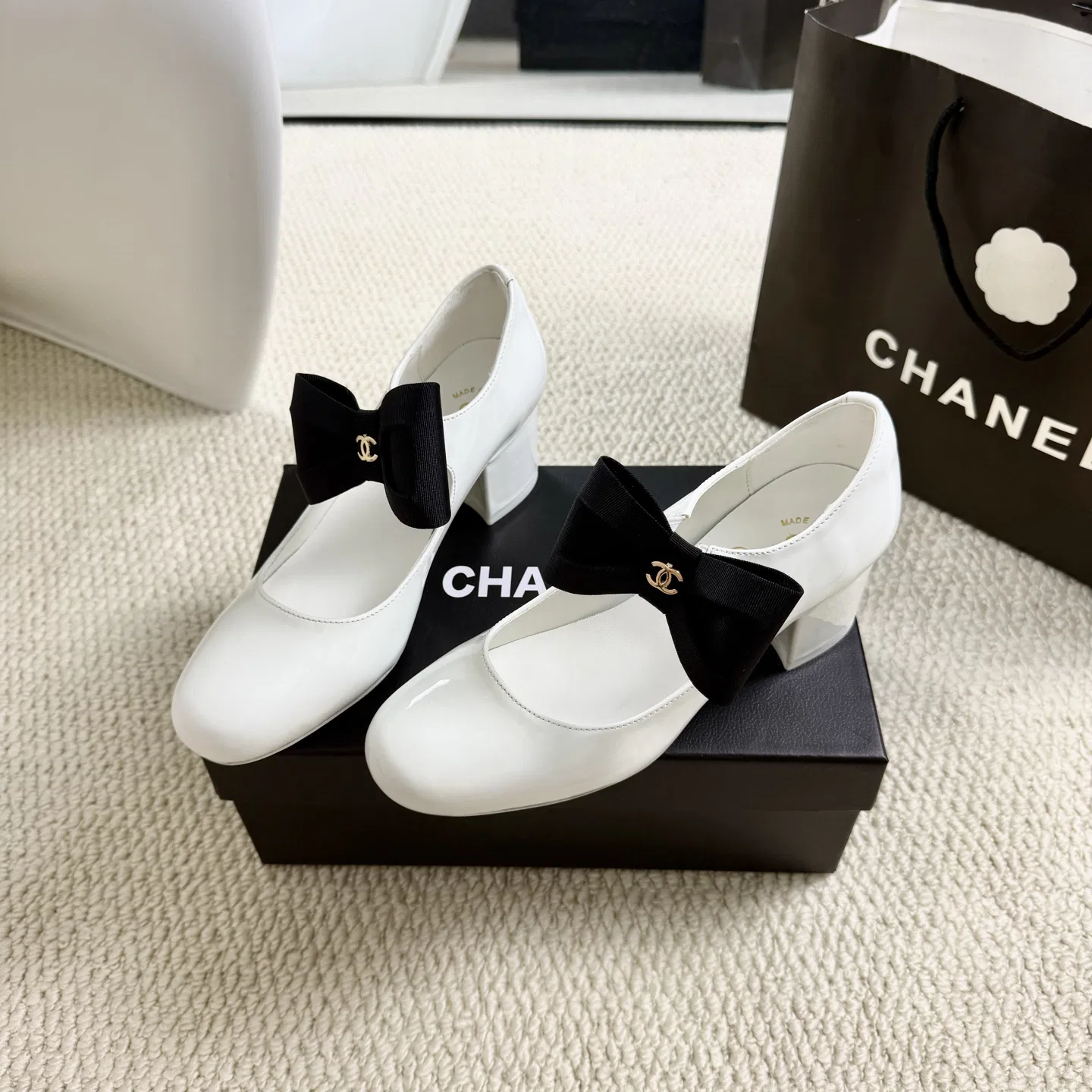 CHA 27FW FKQSBKQ 162 플랫슈즈 7