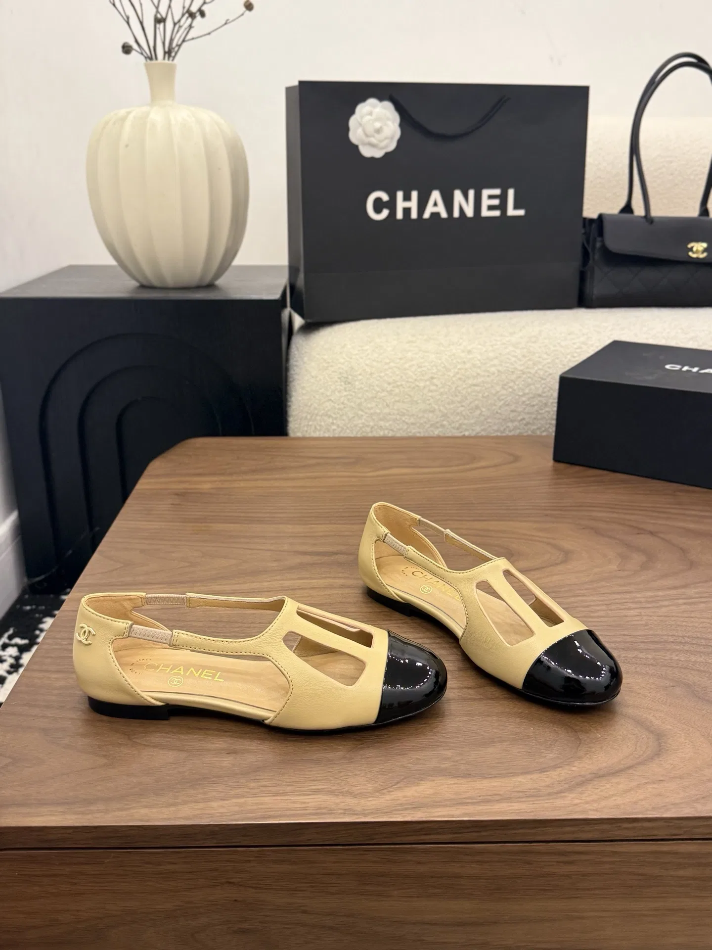 CHA 27FW MSEOZZY 002 플랫슈즈 7
