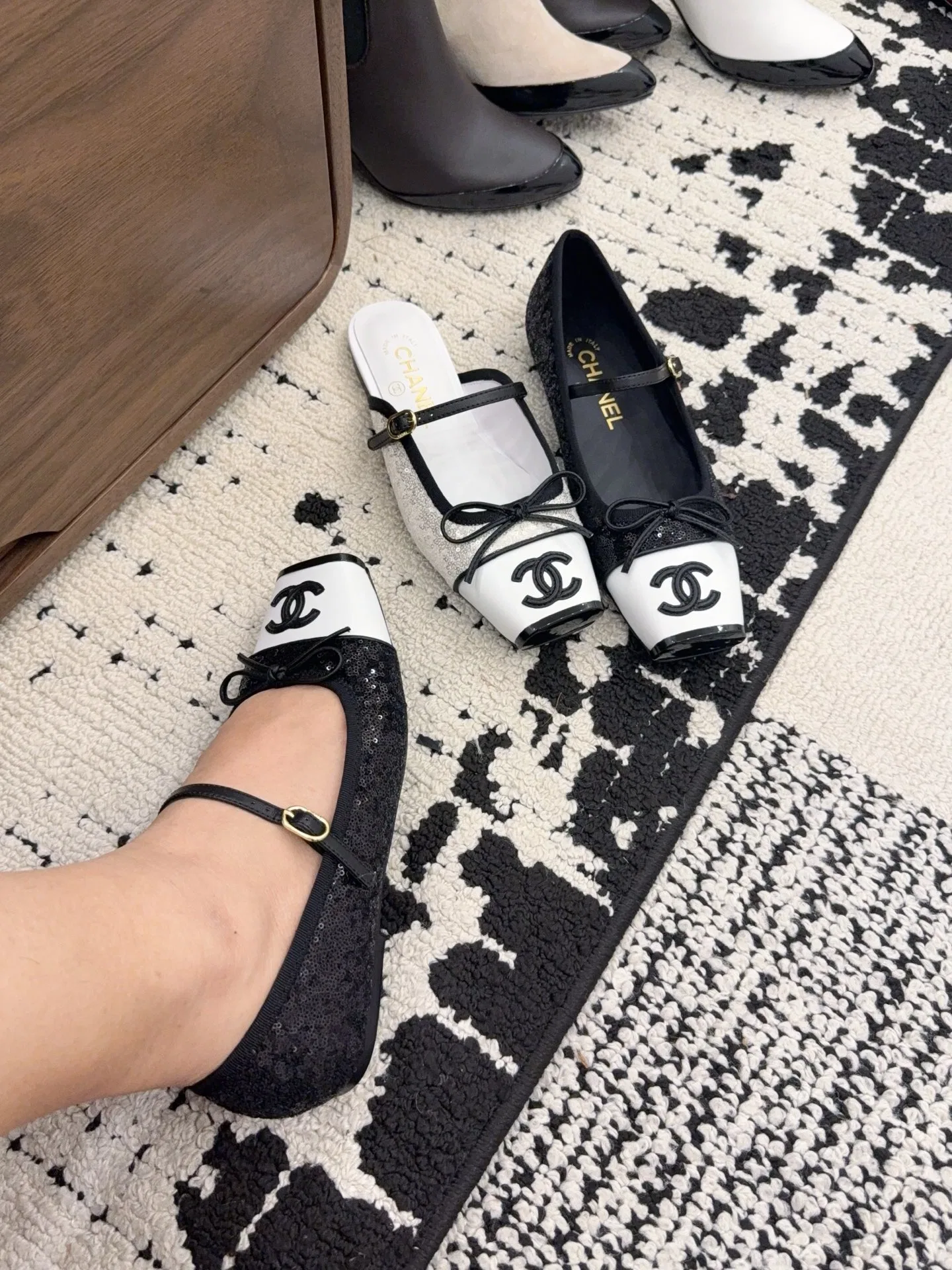 CHA 27FW MSEOZZY 014 플랫슈즈 26