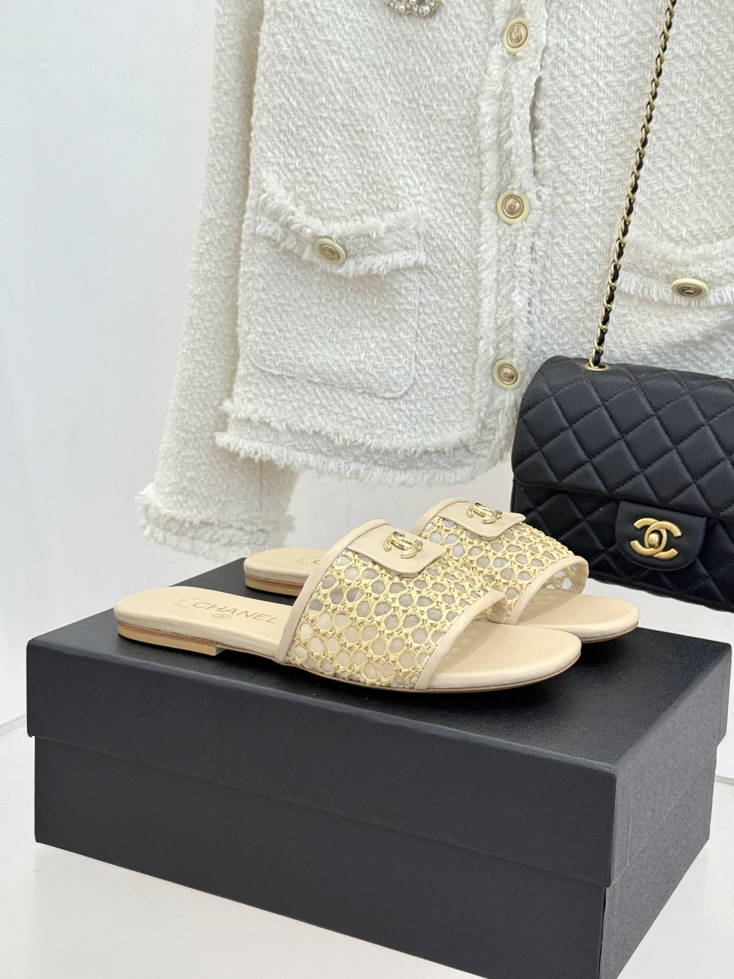 CHA 27FW MSEOZZY 042 슬리퍼 10