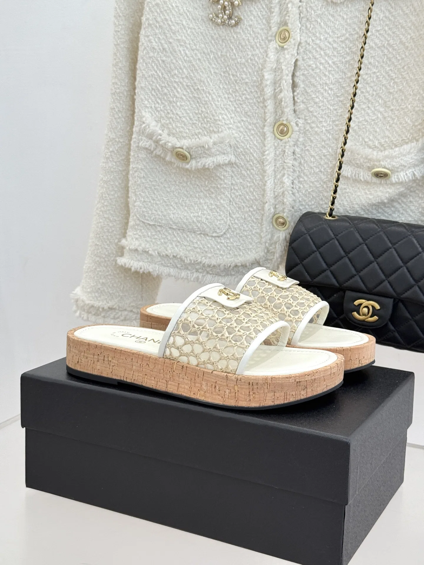 CHA 27FW MSEOZZY 043 슬리퍼 10