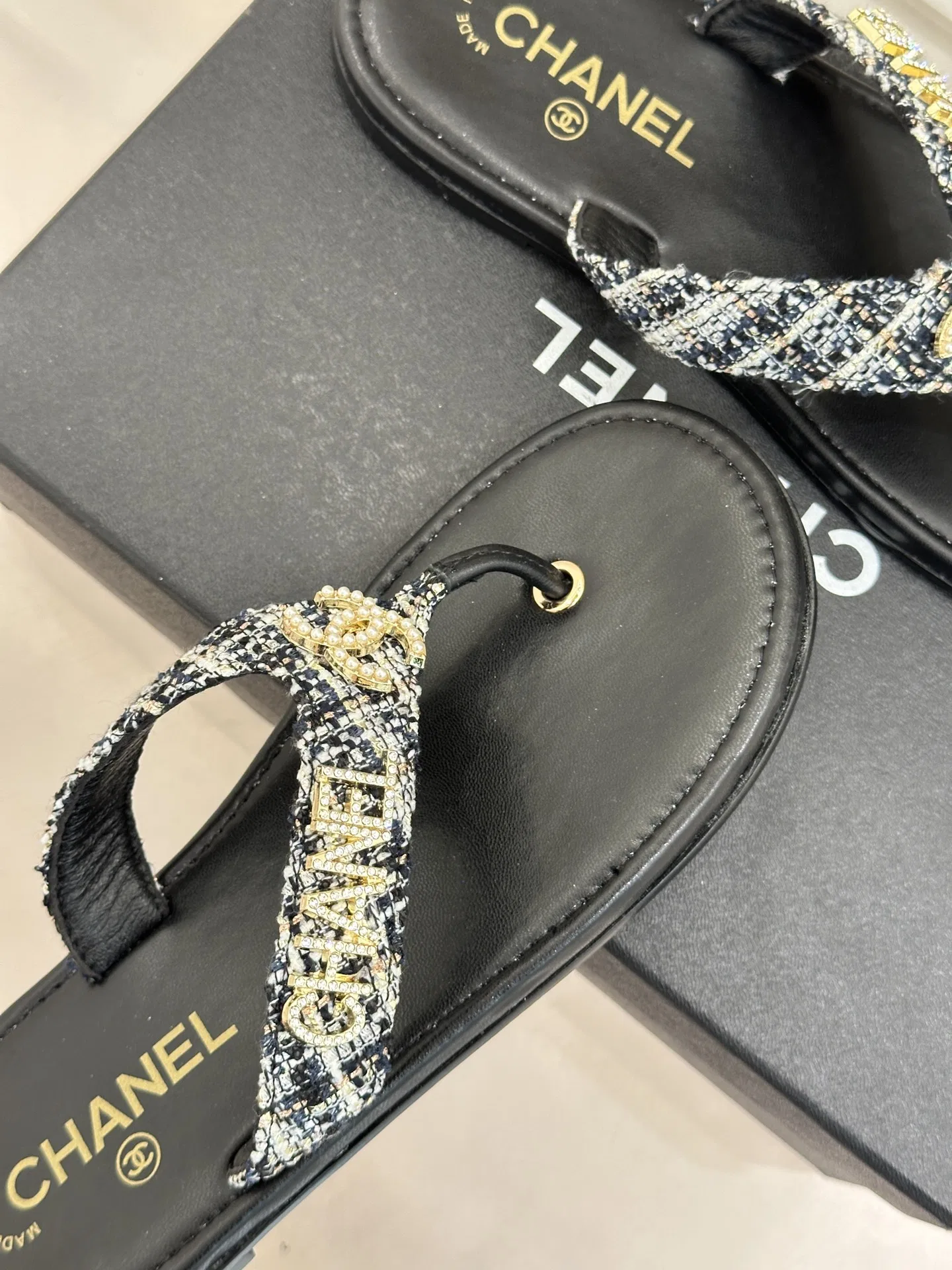 CHA 27FW MSEOZZY 046 슬리퍼 15