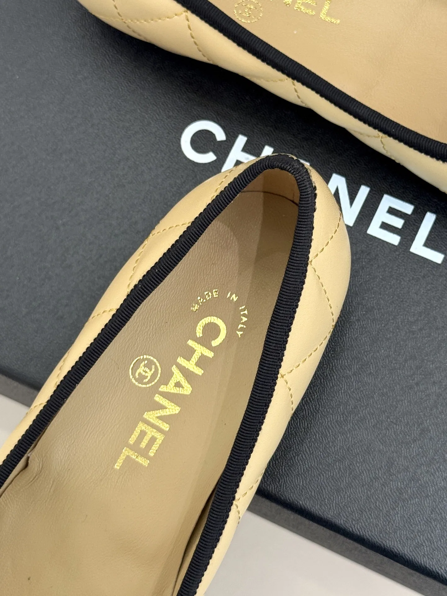 CHA 27FW MSEOZZY 048 플랫슈즈 8