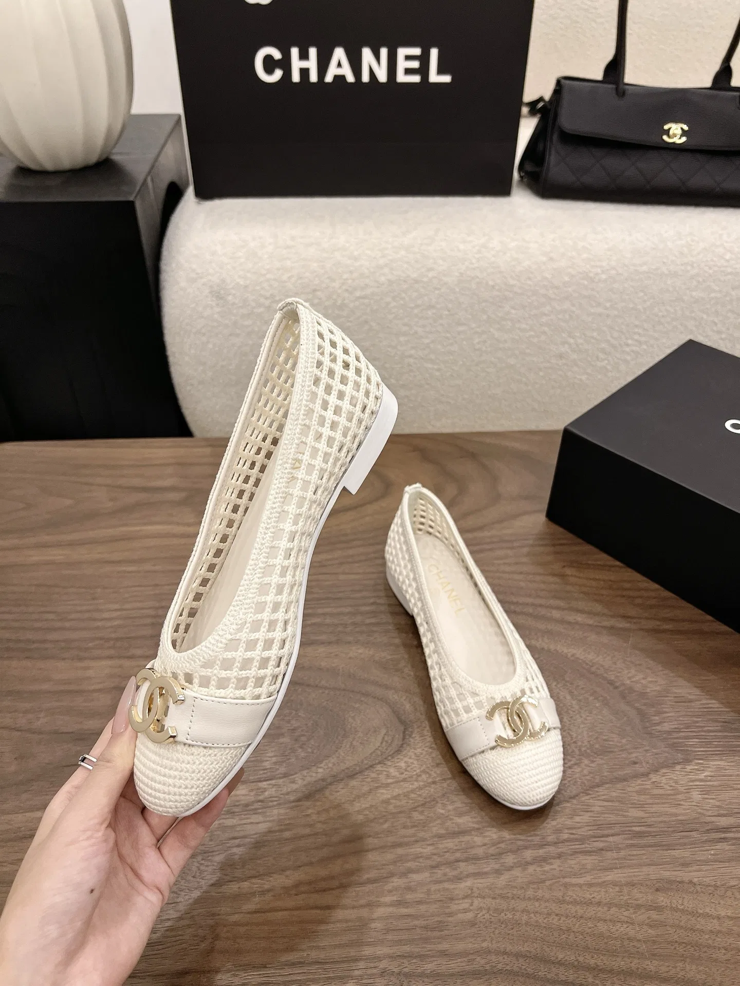 CHA 27FW MSEOZZY 096 플랫슈즈 22