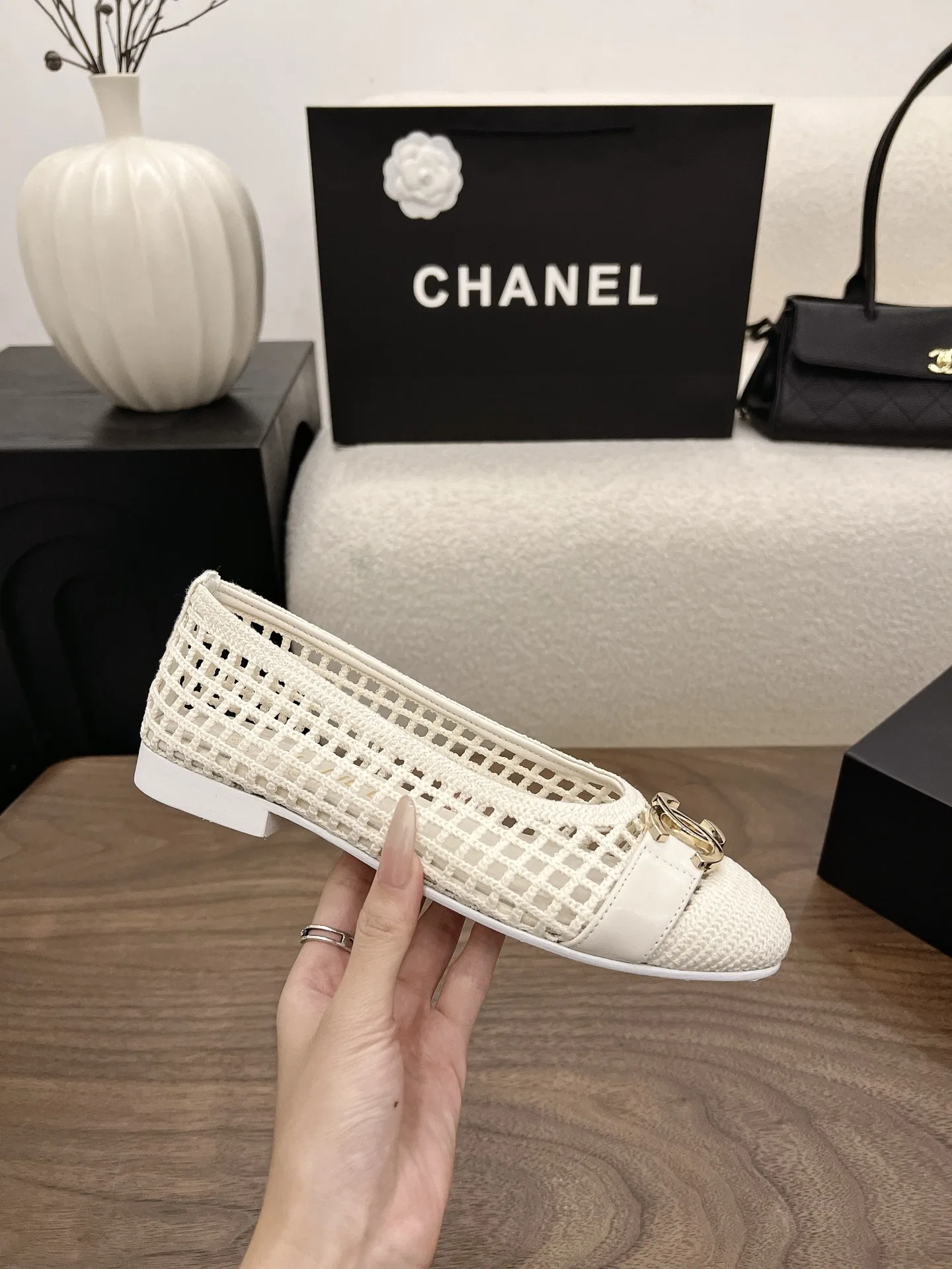 CHA 27FW MSEOZZY 096 플랫슈즈 23