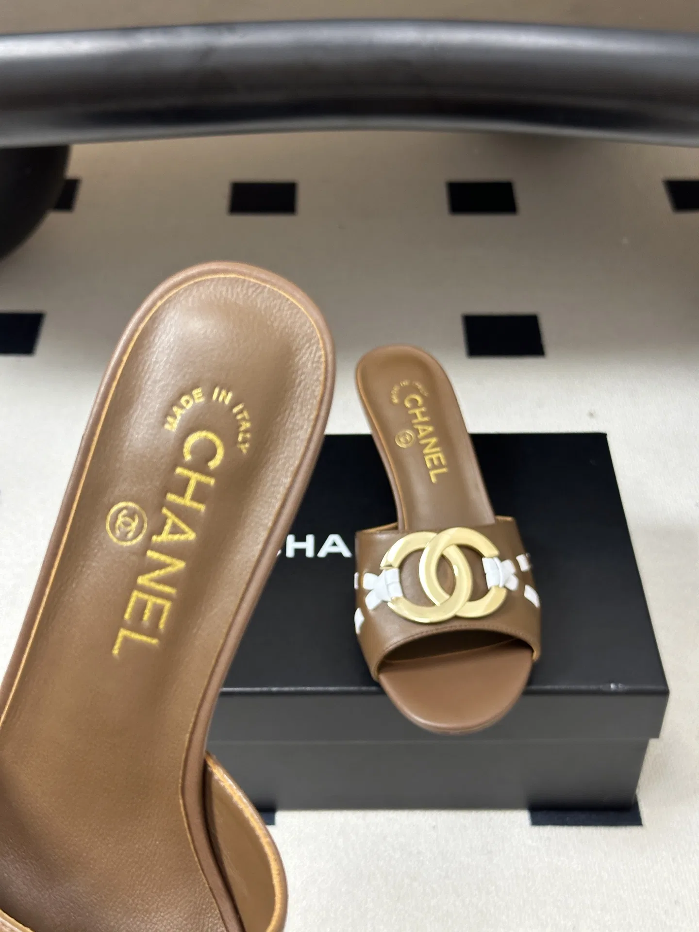 CHA 27FW MSEOZZY 111 구두 40