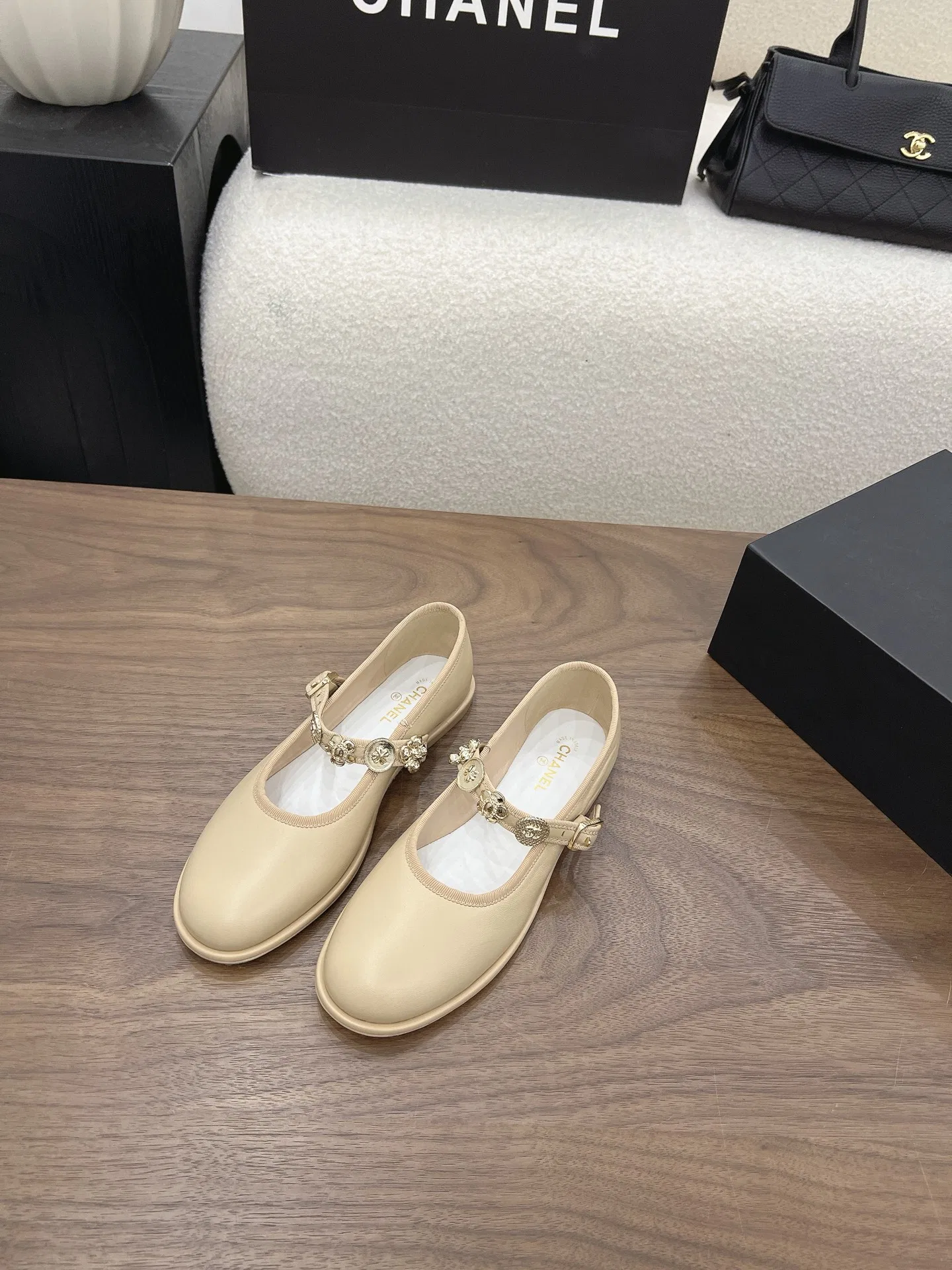 CHA 27FW MSEOZZY 129 플랫슈즈 10