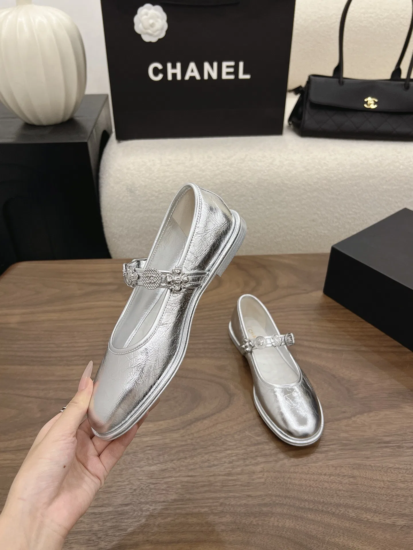 CHA 27FW MSEOZZY 129 플랫슈즈 22