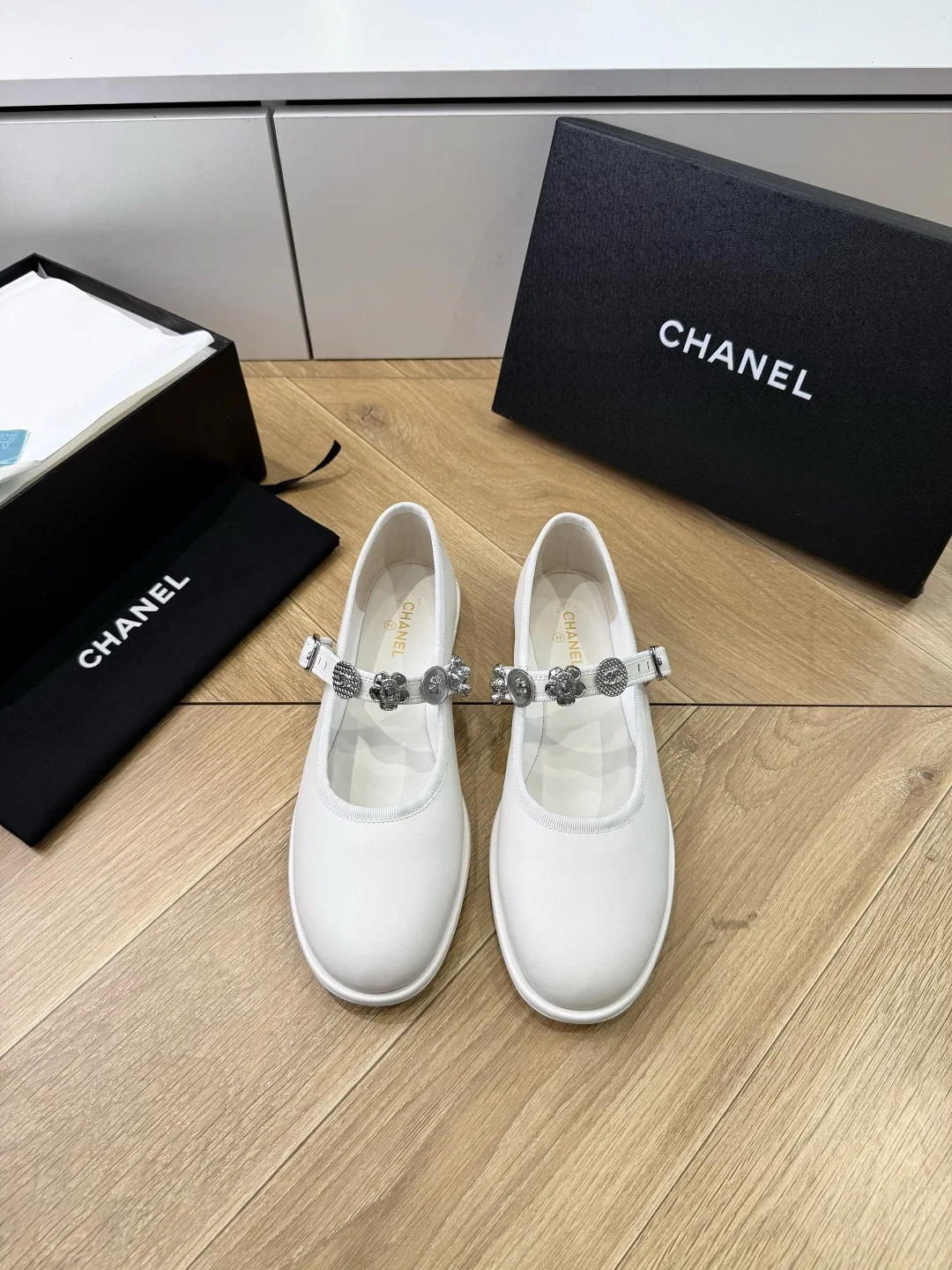 CHA 27FW MSEOZZY 147 플랫슈즈 19