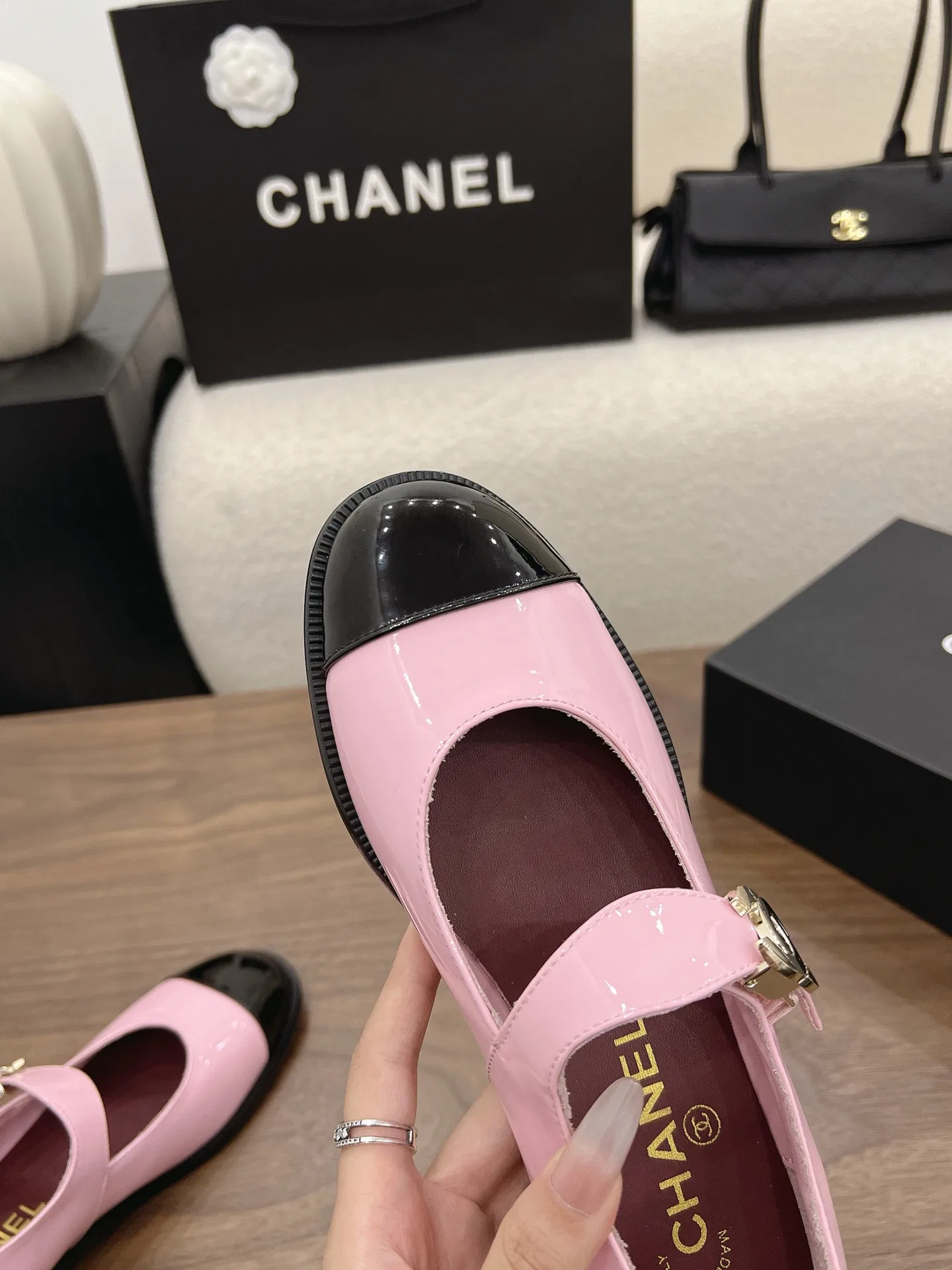 CHA 27FW MSEOZZY 148 플랫슈즈 14