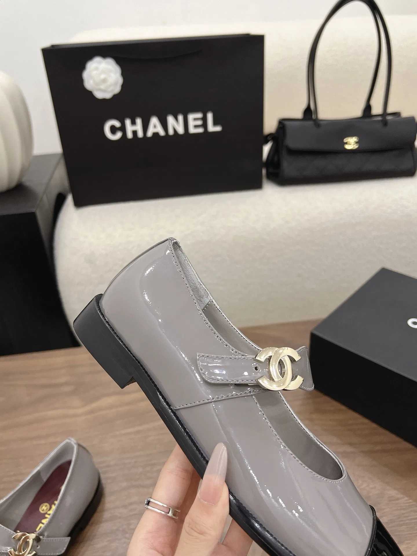 CHA 27FW MSEOZZY 148 플랫슈즈 24