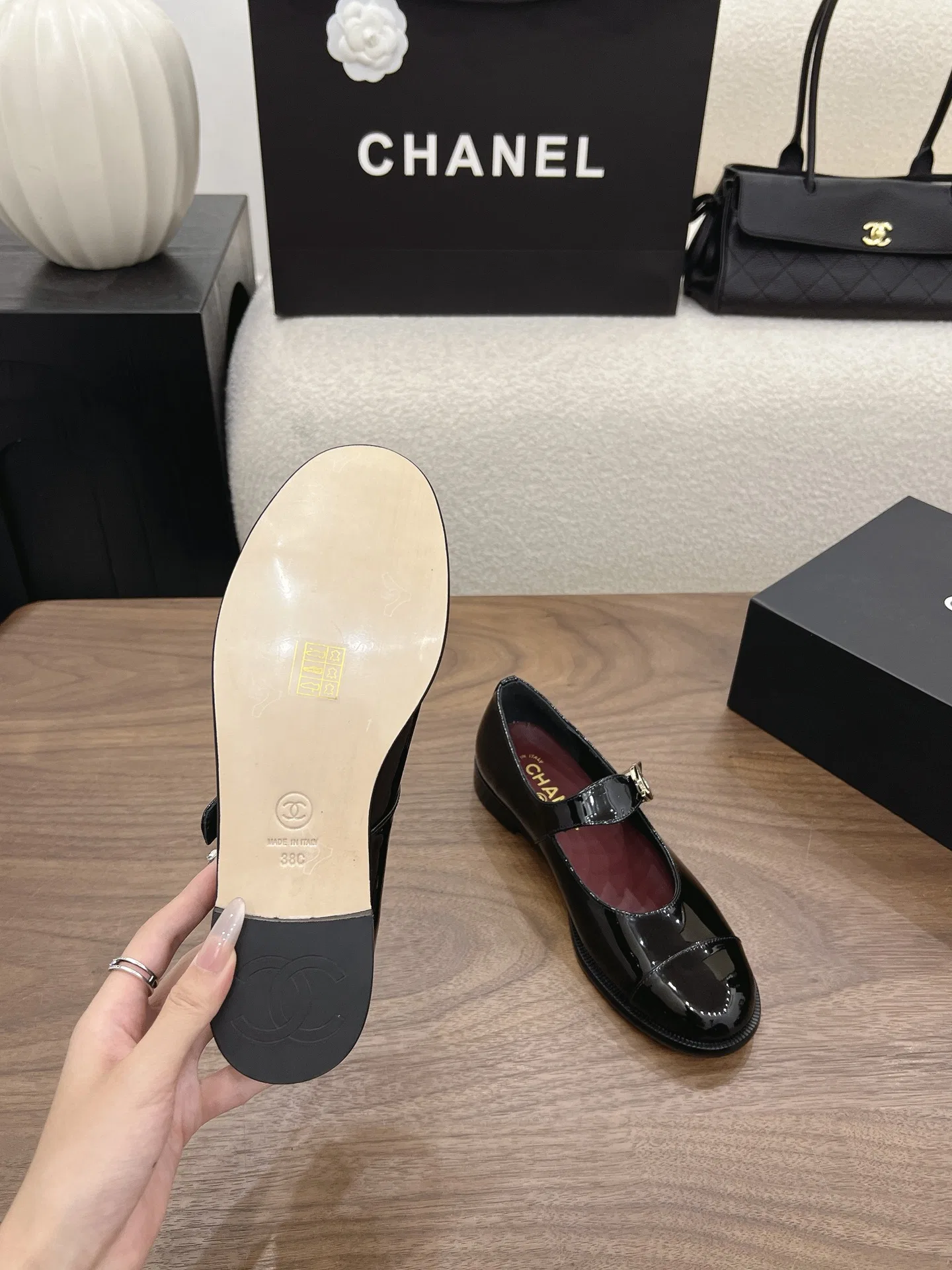 CHA 27FW MSEOZZY 148 플랫슈즈 41