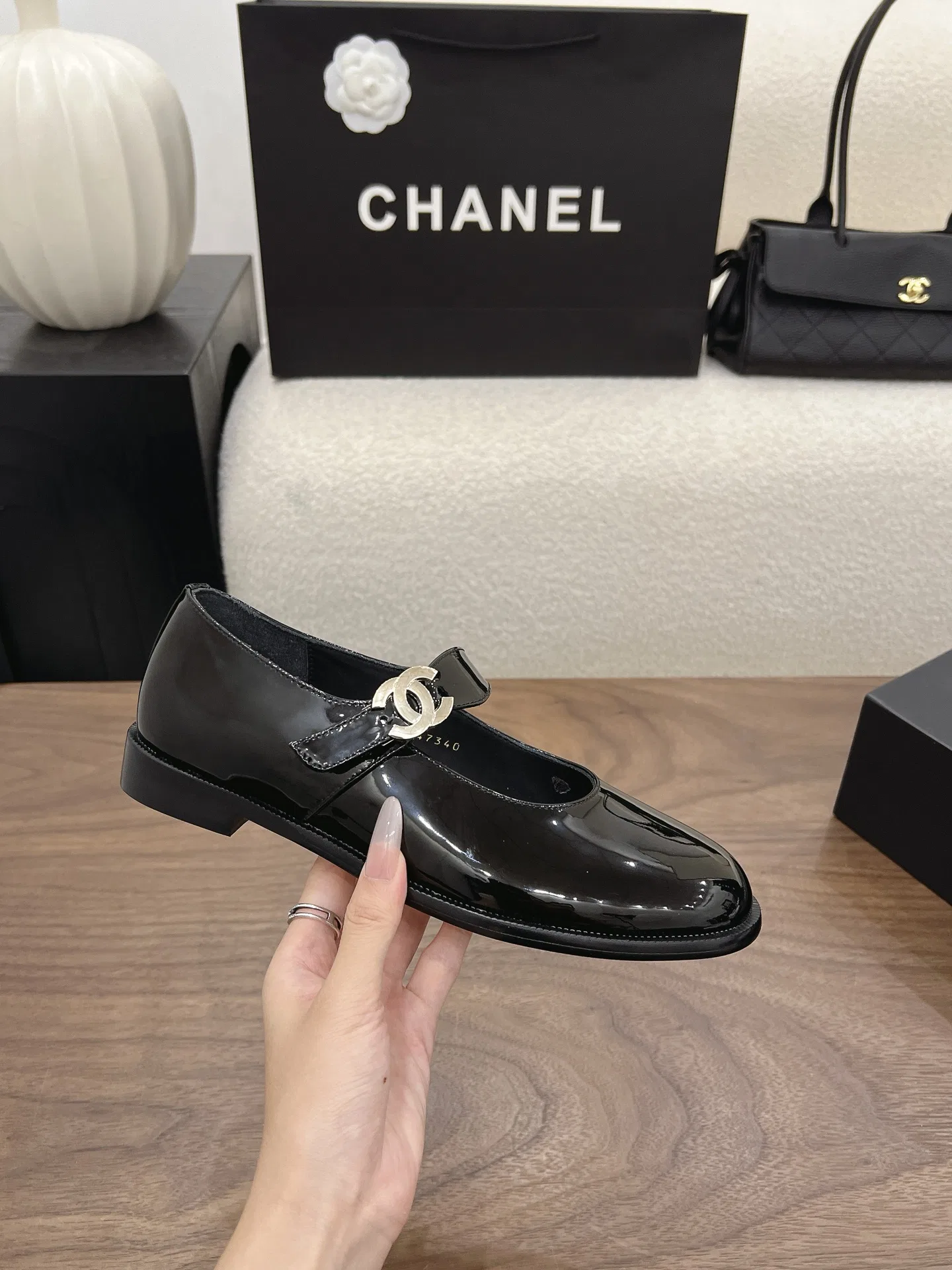 CHA 27FW MSEOZZY 149 플랫슈즈 23