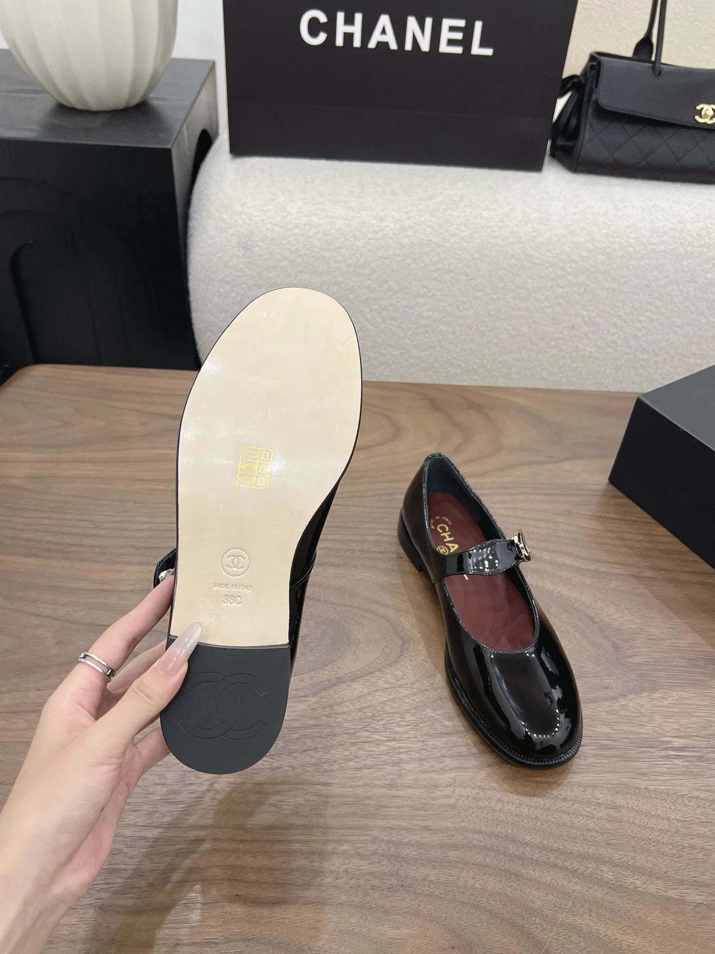 CHA 27FW MSEOZZY 149 플랫슈즈 27