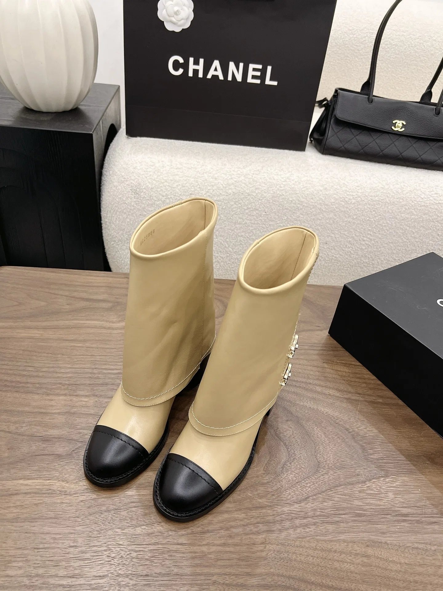 CHA 27FW MSEOZZY 152 부츠 10