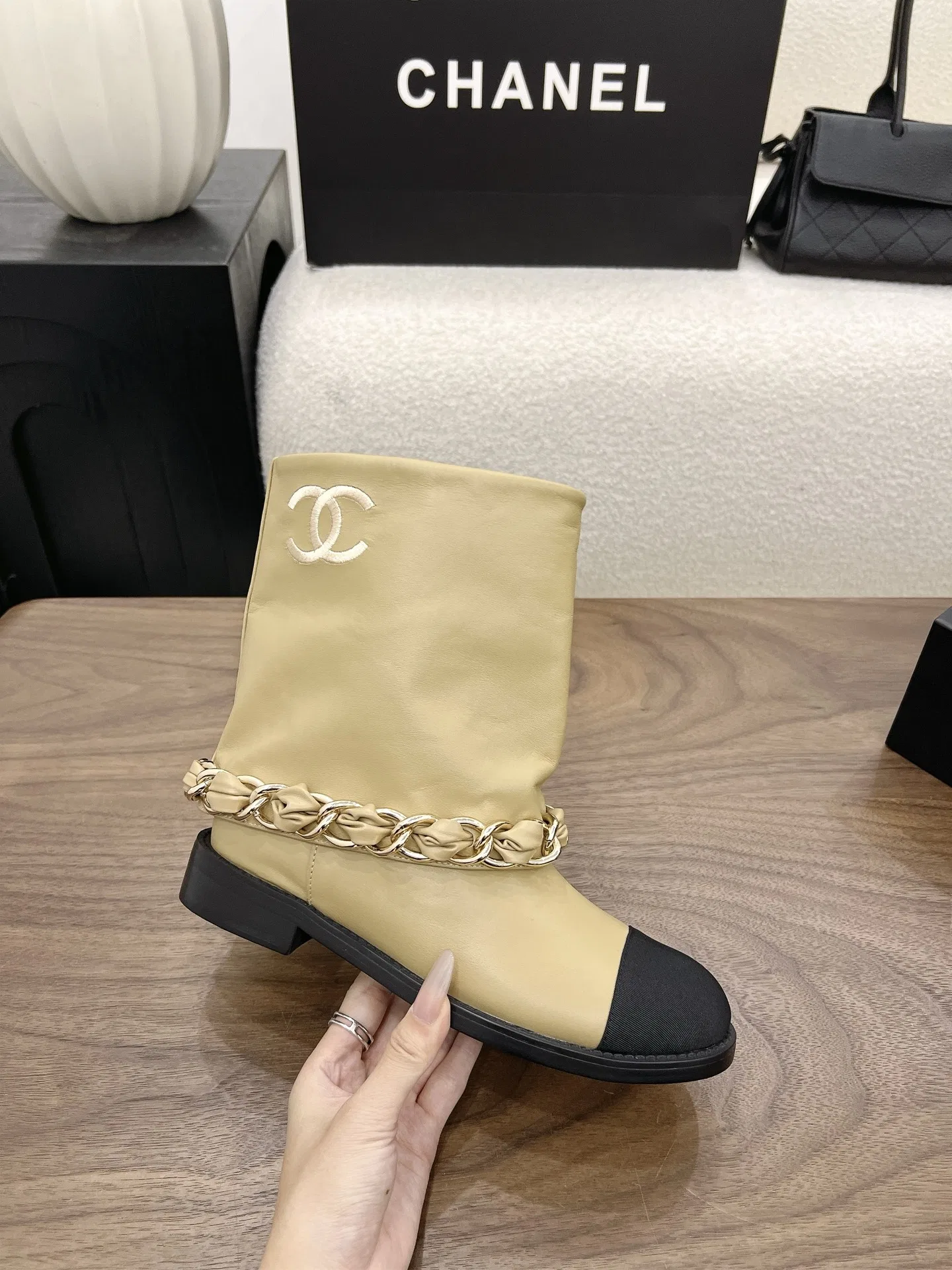 CHA 27FW MSEOZZY 156 부츠 9