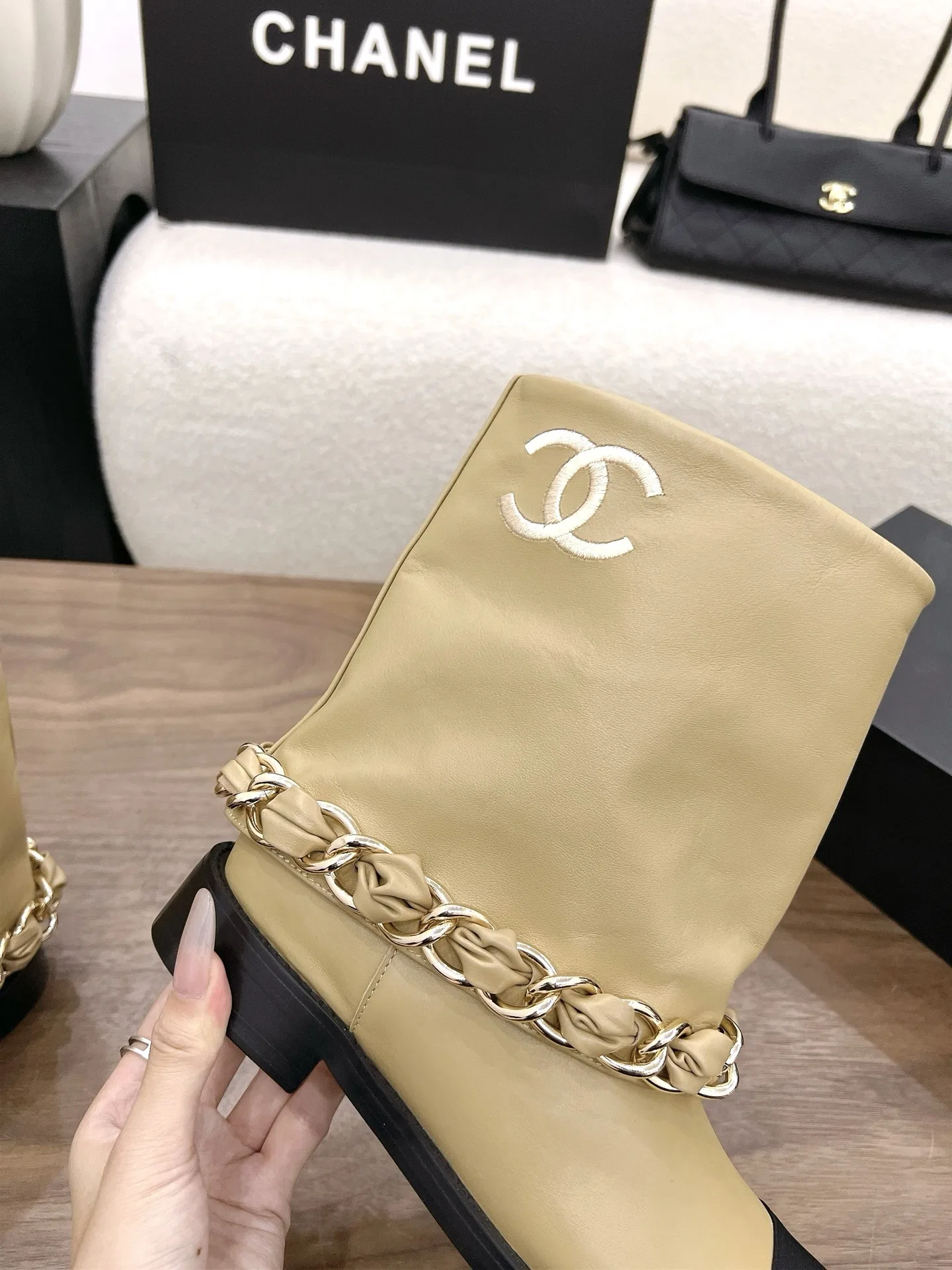 CHA 27FW MSEOZZY 156 부츠 12