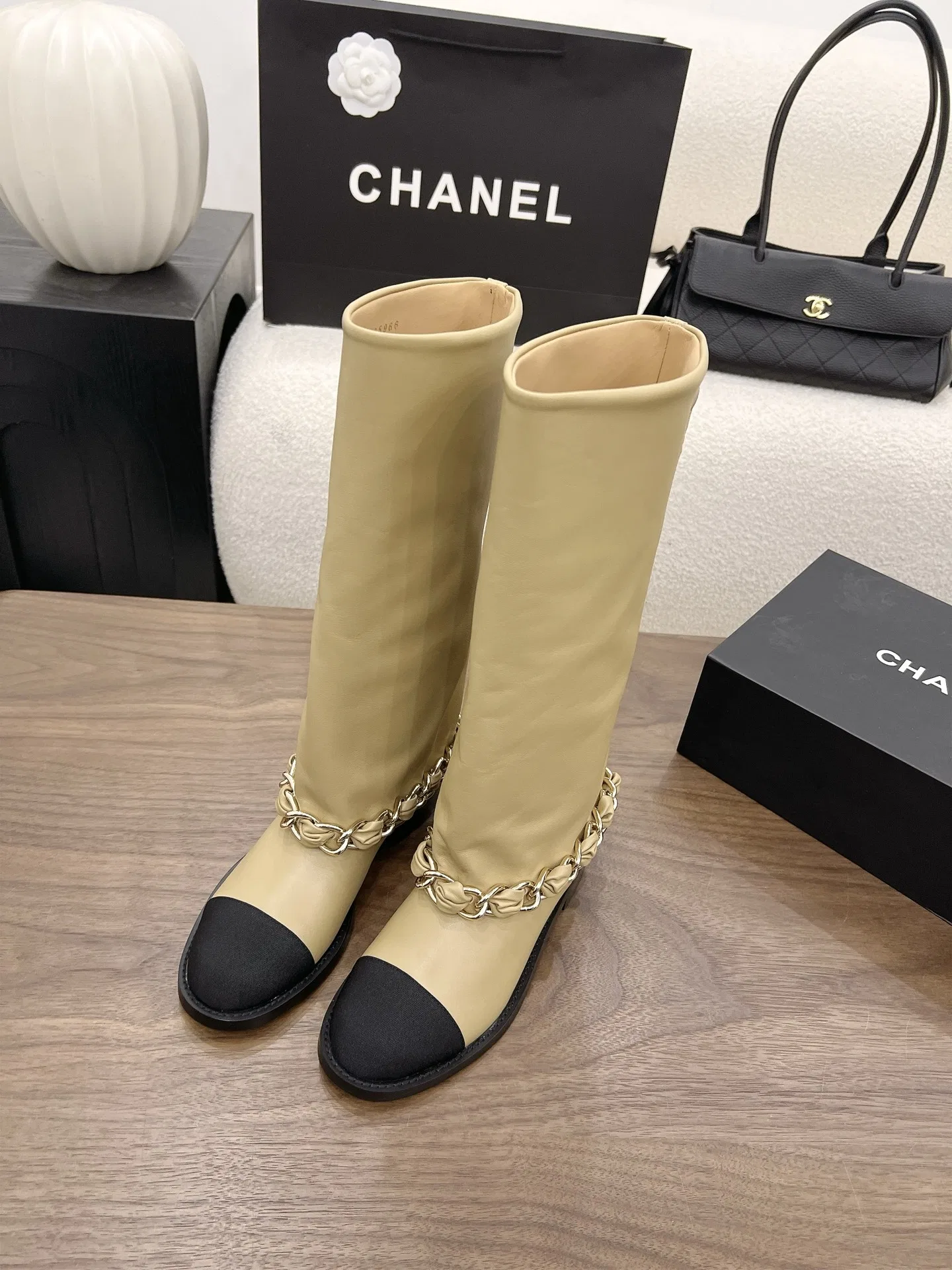CHA 27FW MSEOZZY 157 부츠 10