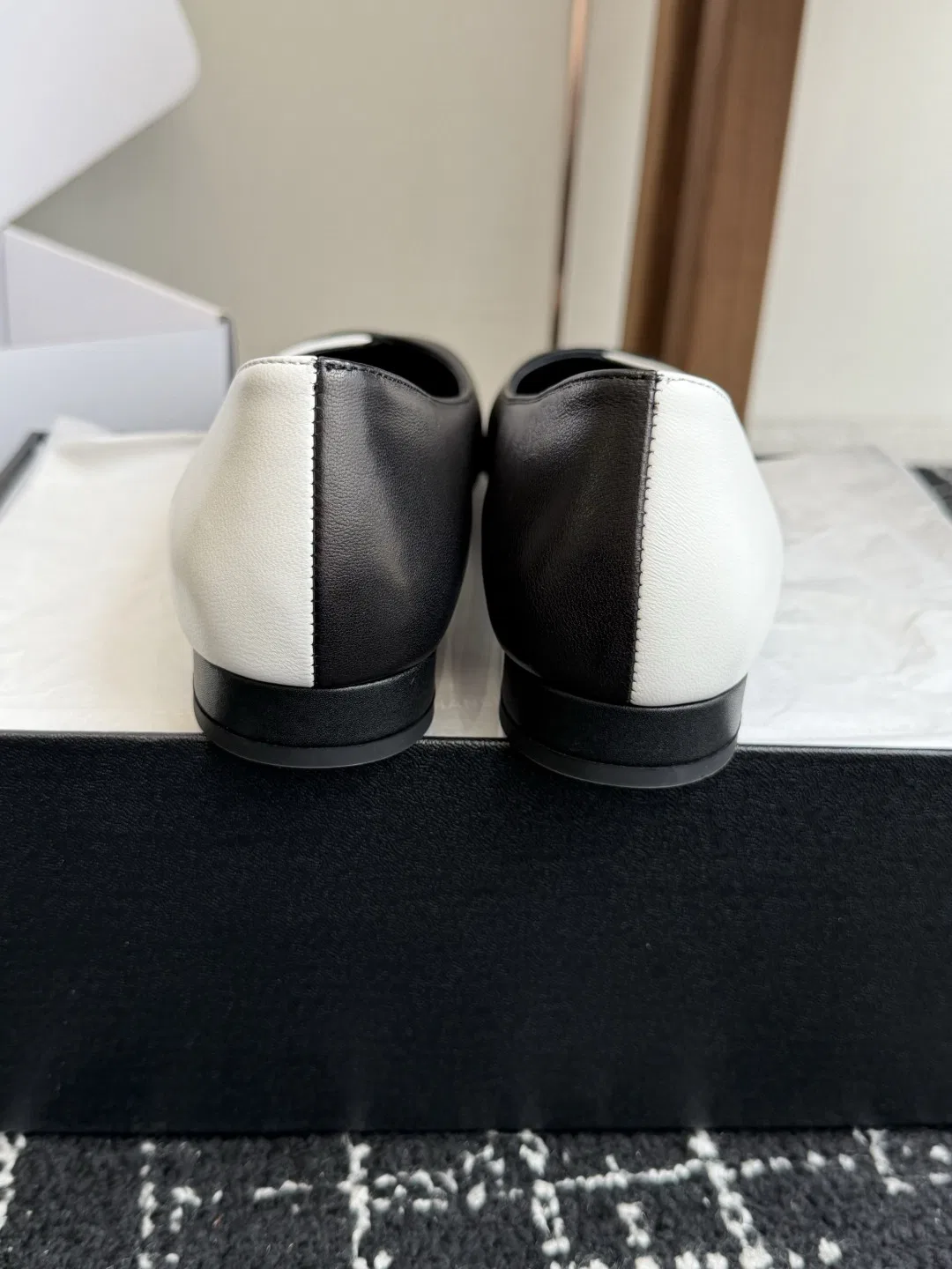 CHA 27FW SNTTJGC 004 플랫슈즈 8