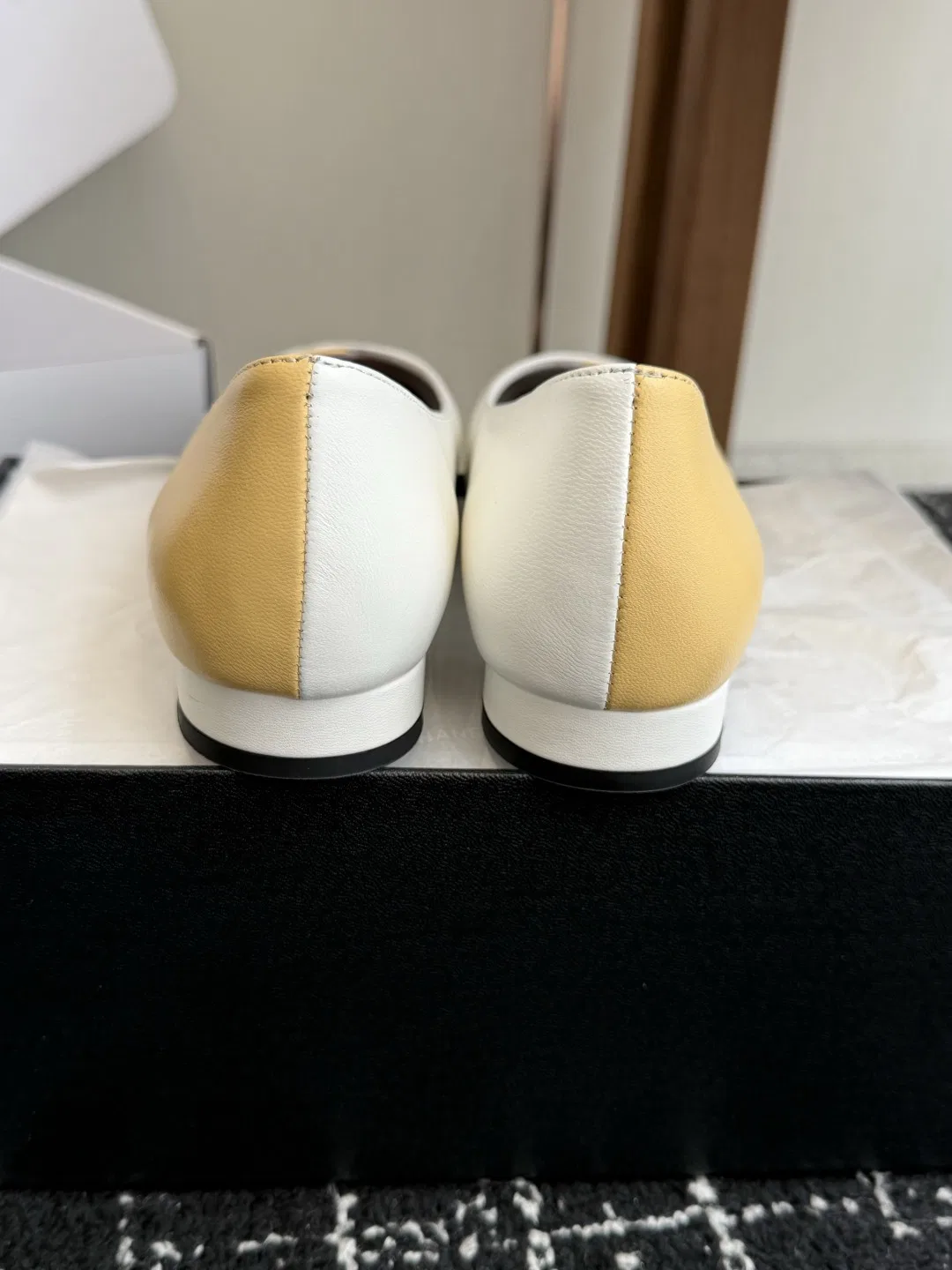 CHA 27FW SNTTJGC 004 플랫슈즈 17