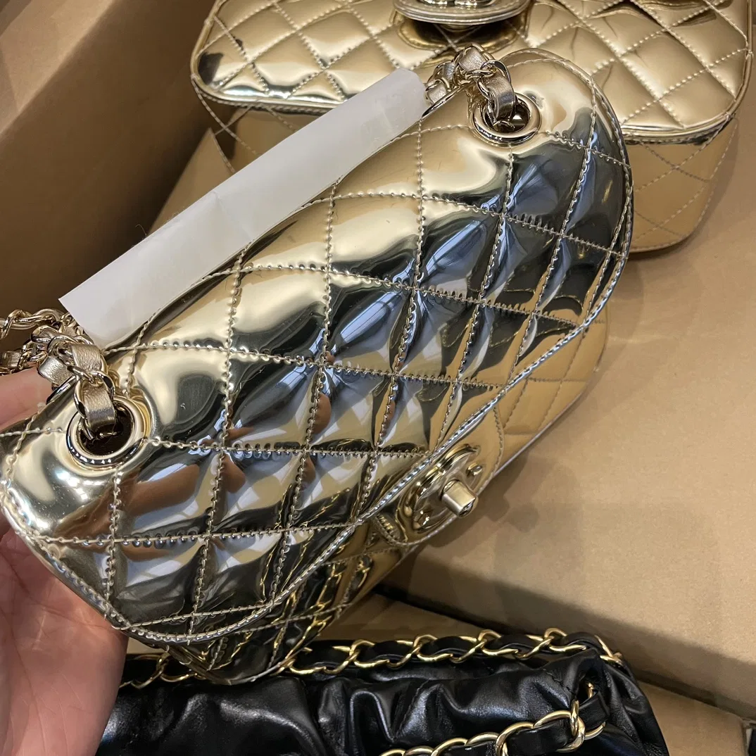 CHA 27FW TBZCZVU 001 숄더백 9
