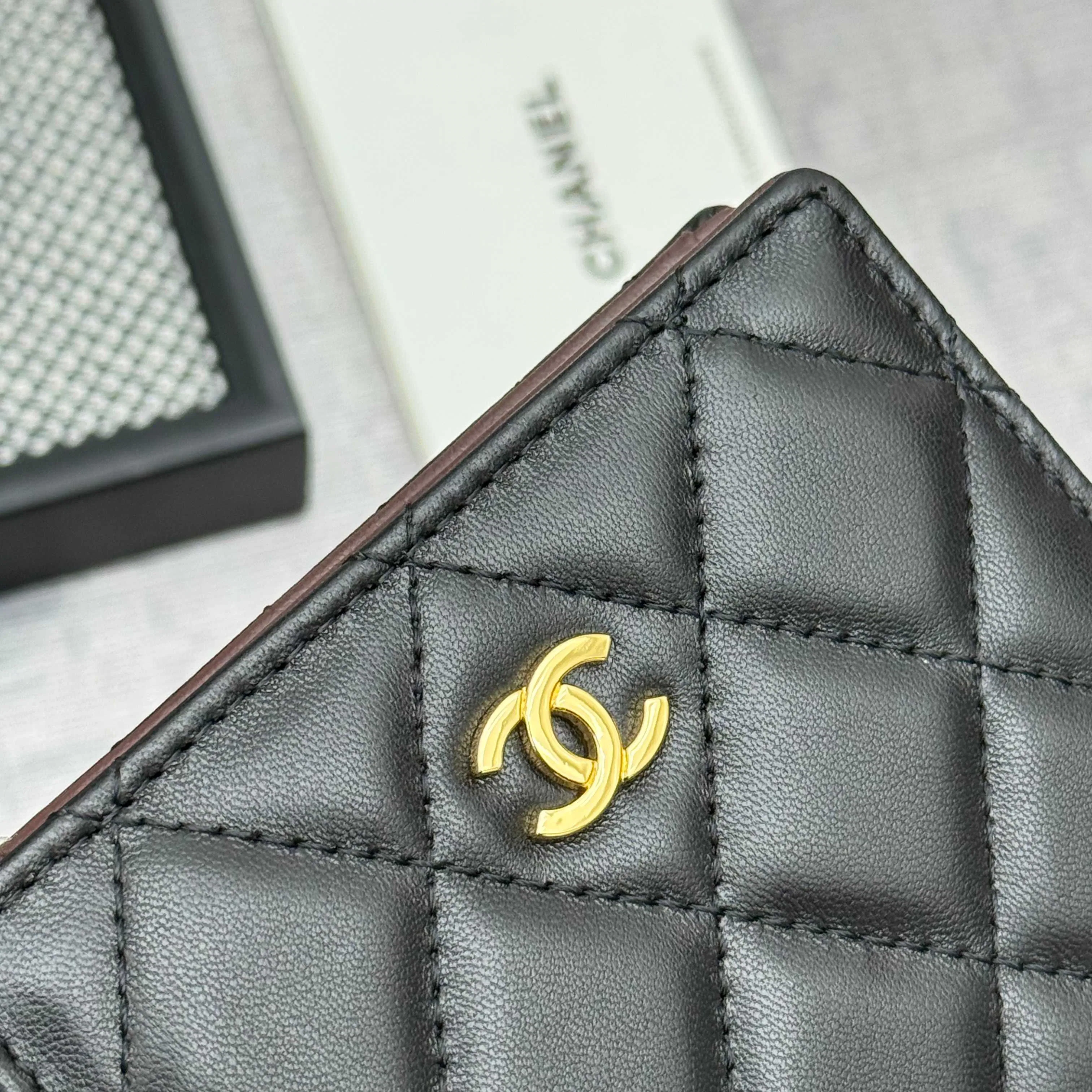 CHA 27FW WBNDIHA 009 지갑 62