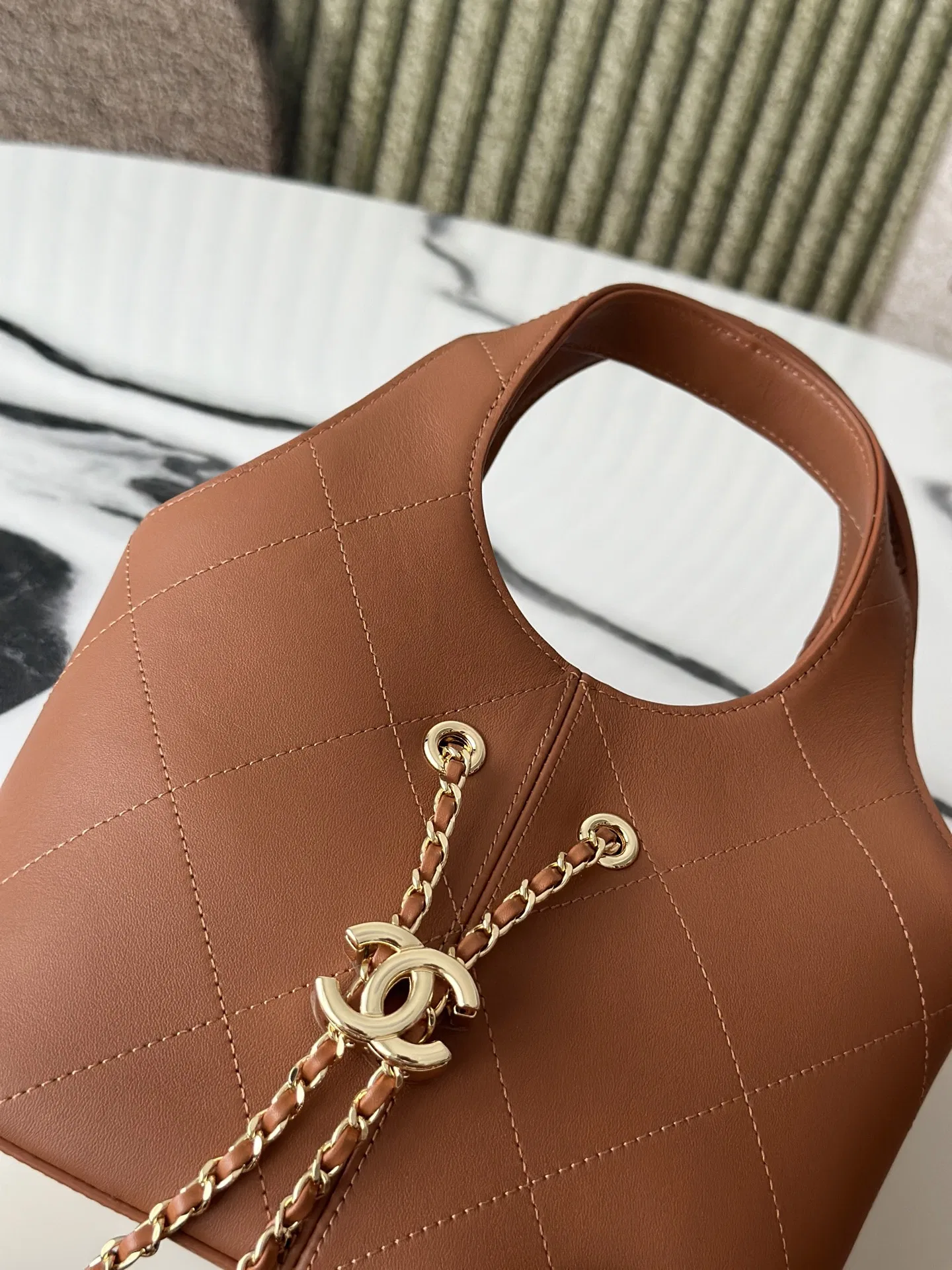CHA 27FW WBNDIHA 095 버킷백 32