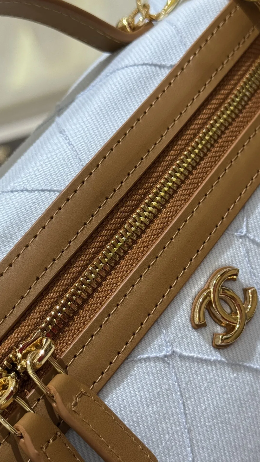 CHA 27FW WBNDIHA 099 미니백 9