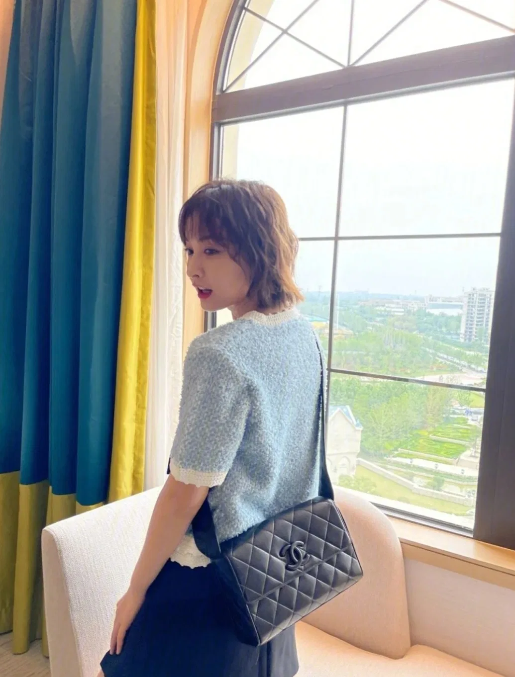 CHA 27FW WBNDIHA 137 크로스백 11
