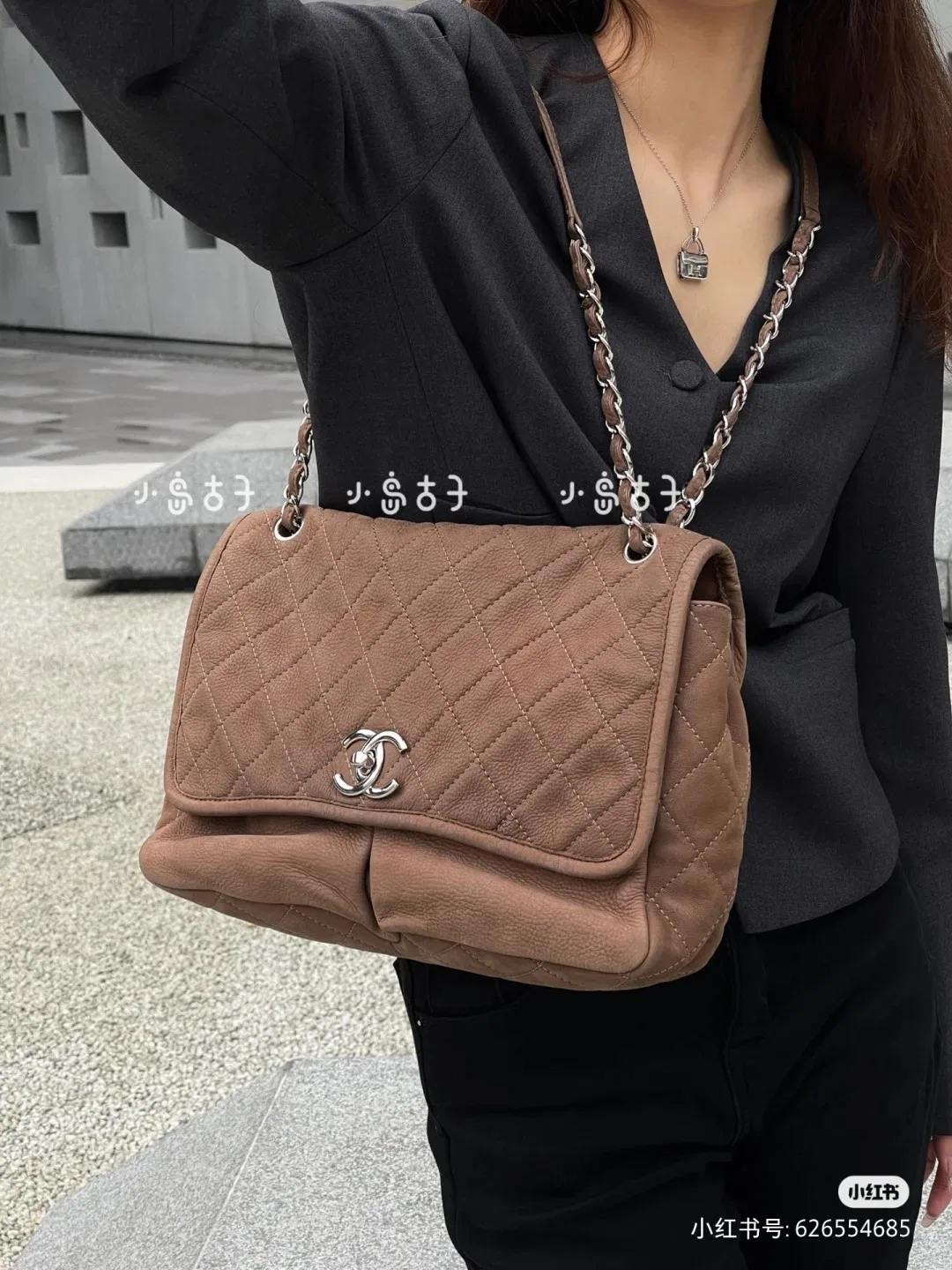 CHA 27FW WBNDIHA 266 숄더백 17