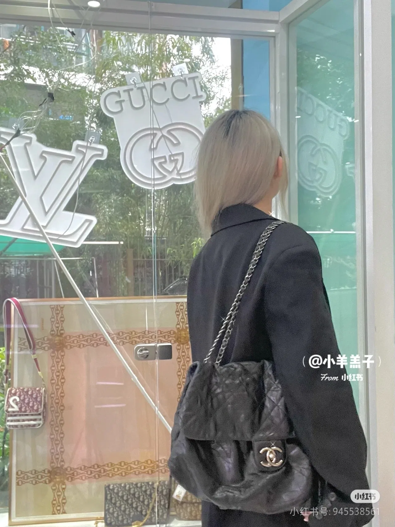 CHA 27FW WBNDIHA 308 숄더백 10
