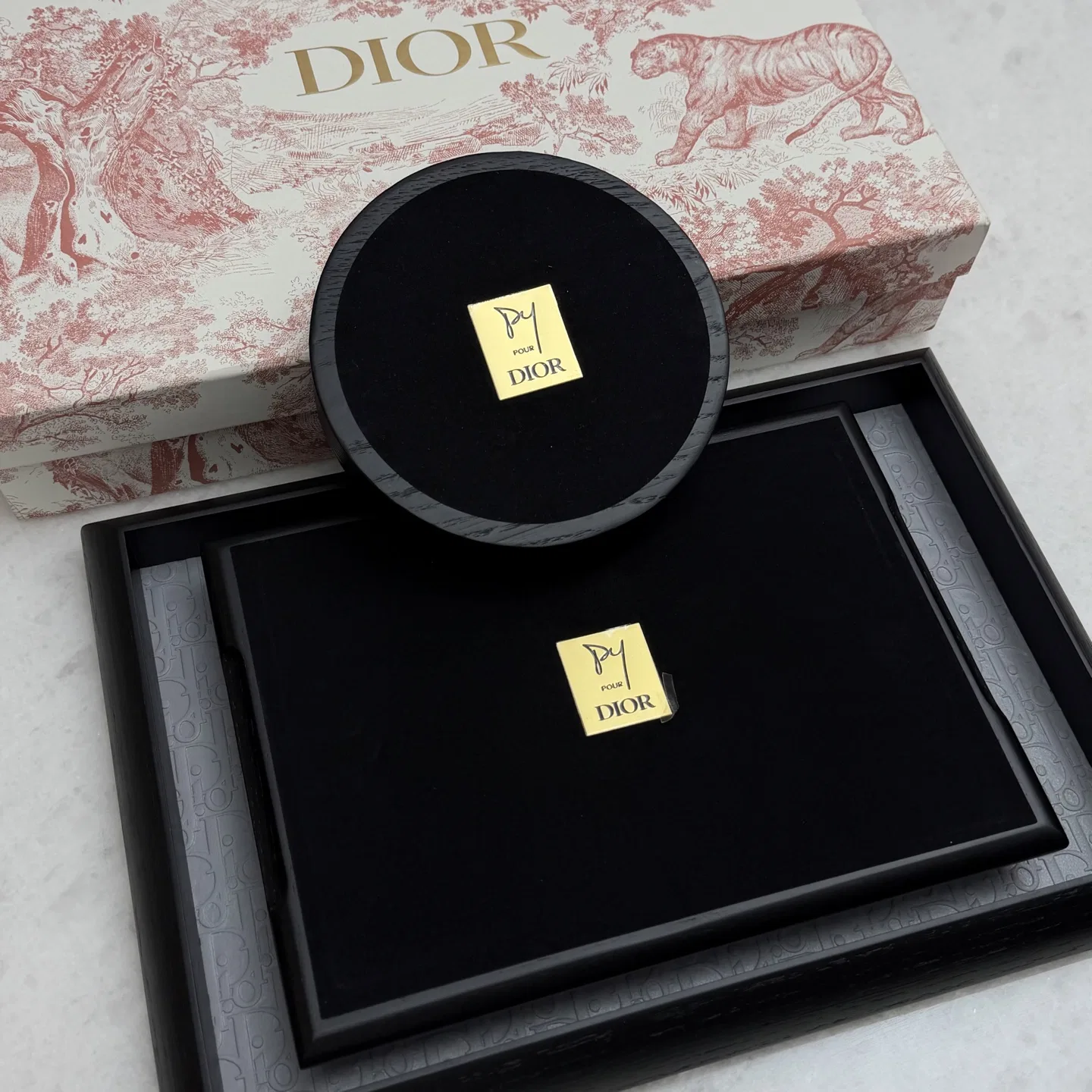 DIO 27FW HEYSUYT 009 트레이 10