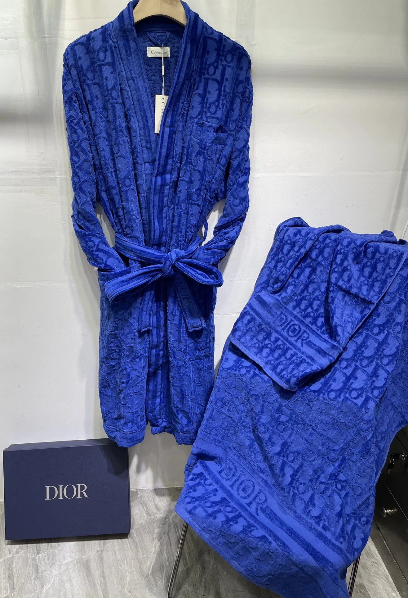DIO 27FW OJOMUZF 001 가운 7