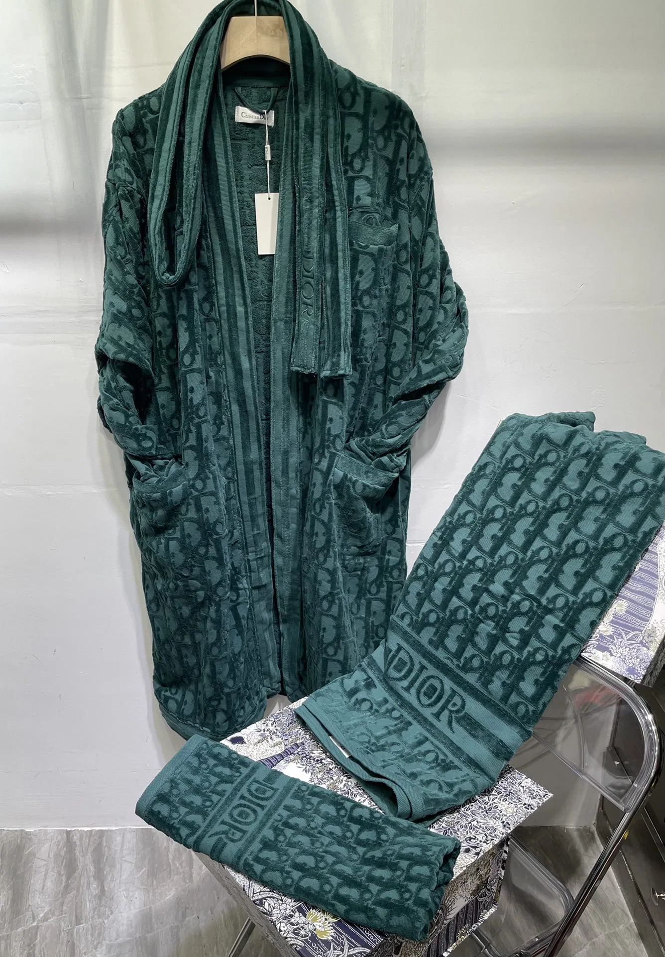 DIO 27FW OJOMUZF 001 가운 16