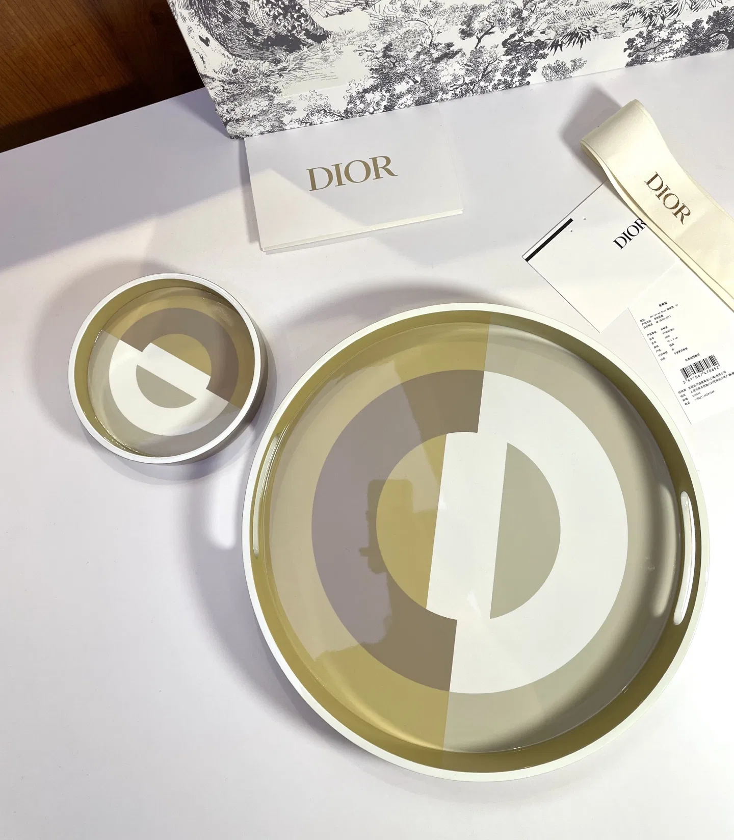 DIO 27FW OJOMUZF 002 트레이 16