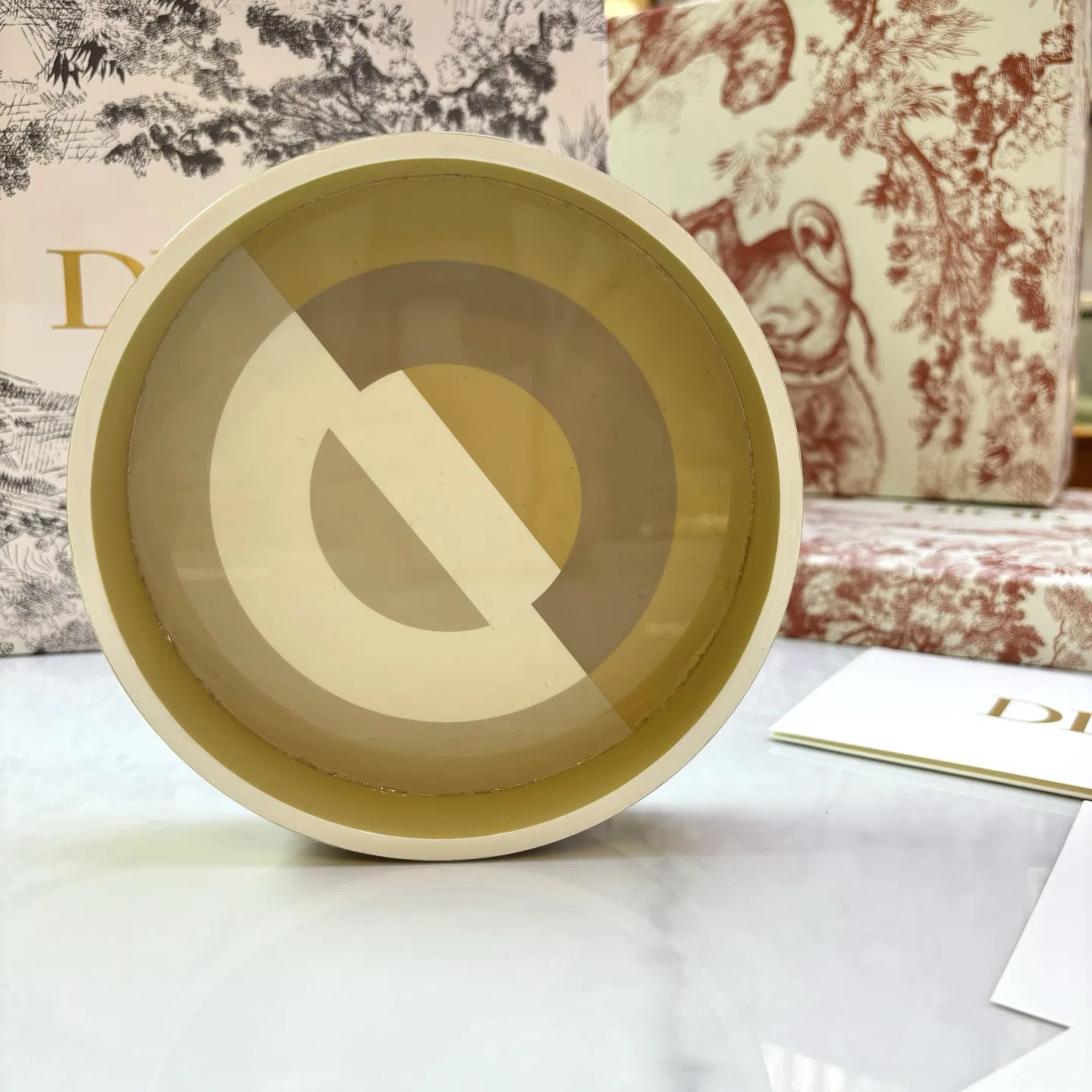 DIO 27FW OJOMUZF 002 트레이 48