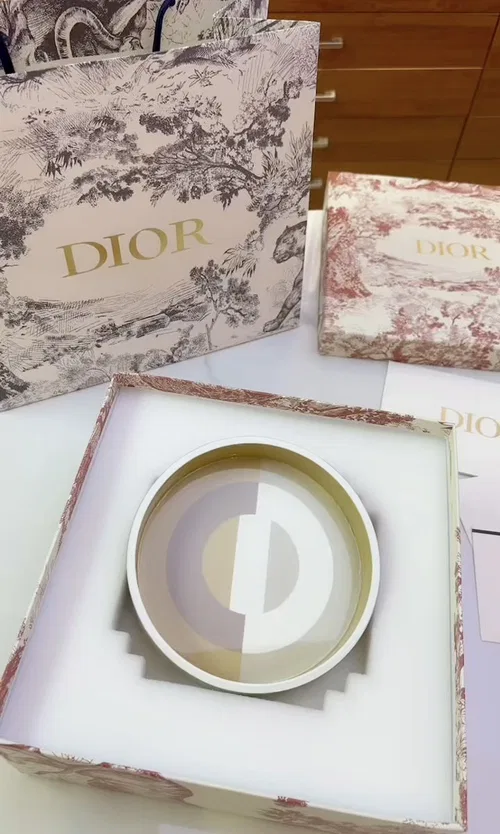 DIO 27FW OJOMUZF 002 트레이 52
